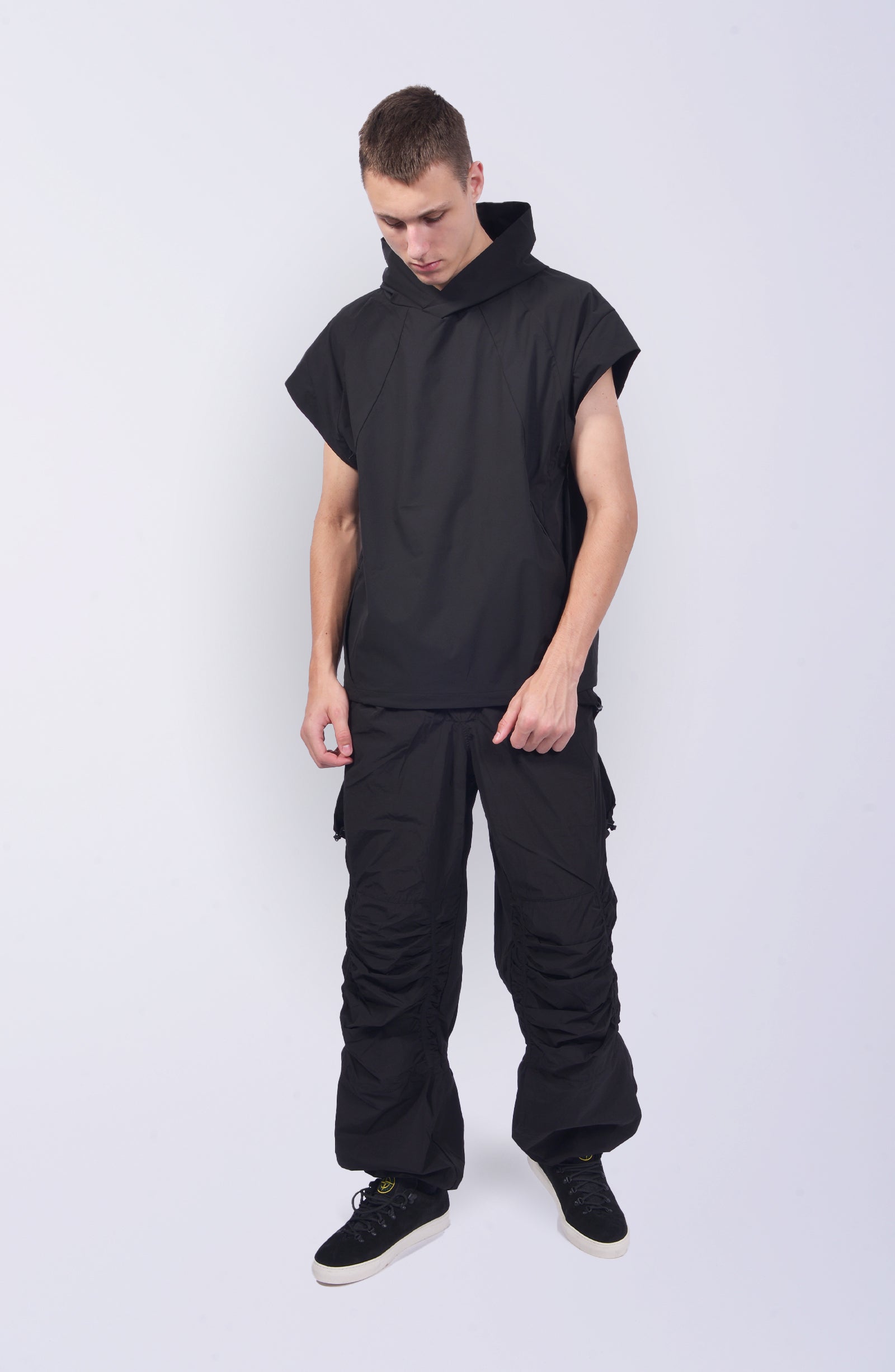 Nilmance - Sleeveless Pullover