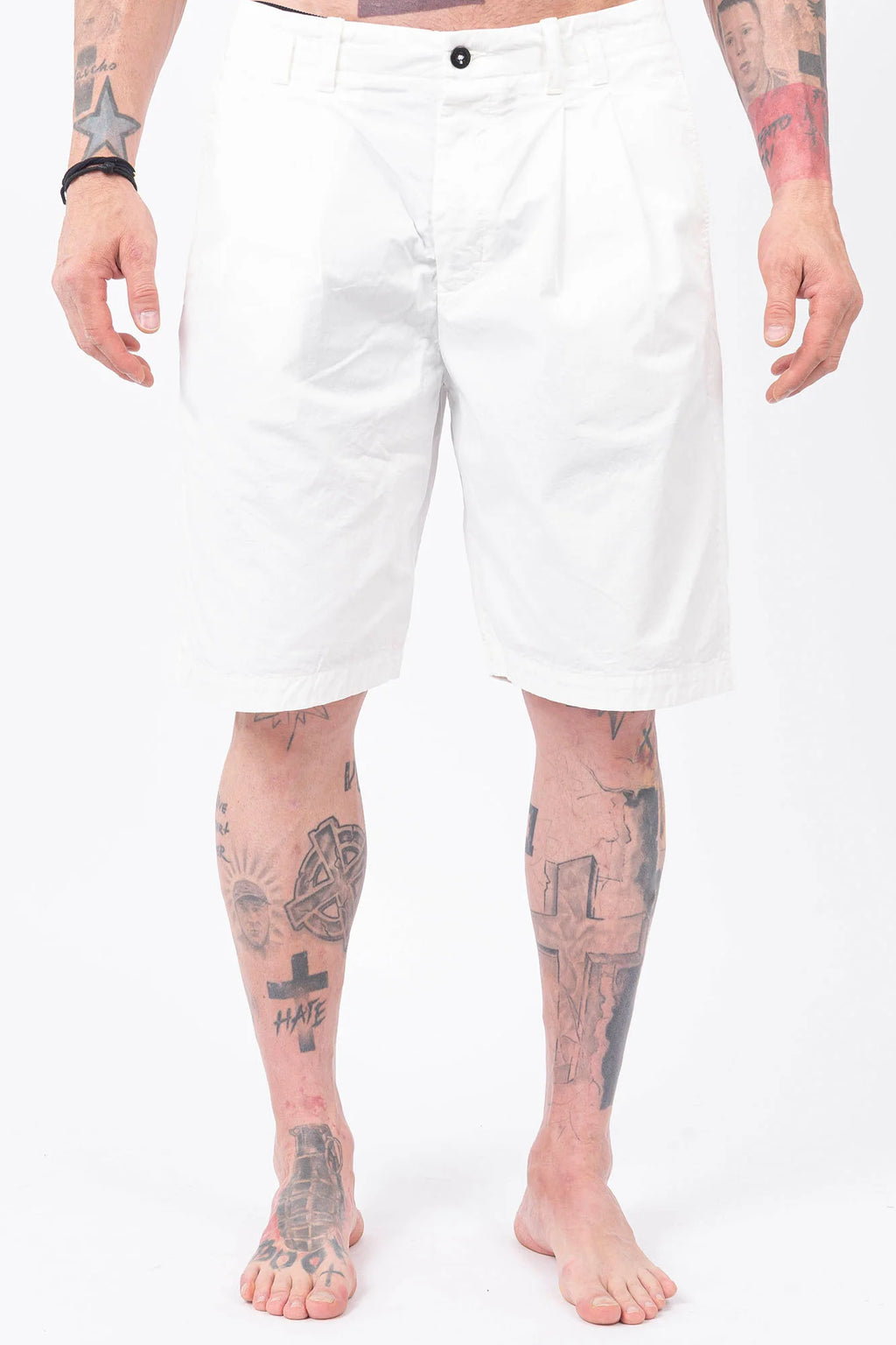 C.P. Company, Mens Shorts, Gauze White 103, Side and Back Pockets, Belt Loops, Button Closure, Breathable, Garment Dyed, Worn-in Look, Gabardine Cotton, Cotton-Polyester Lining, Front Portrait. 