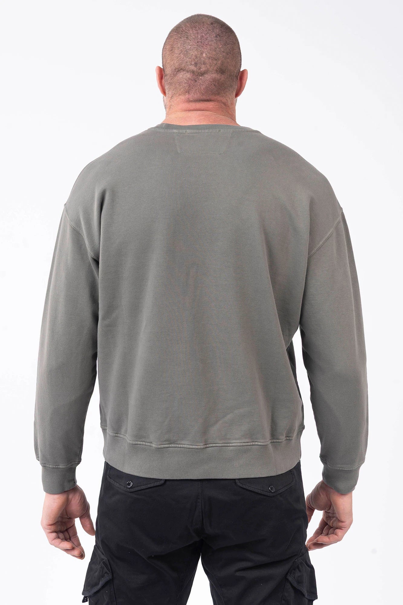C.P. Company, Mens Sweatshirt, Grey, Gunmetal 921, Gray, Long Sleeves, Ribbed Hem, Ribbed Neck, Ribbed Cuffs, Polyester Logo Embroidery, Chest Embroidery, Massimo Osti, Chester Perry, Organic Cotton, Back Portrait. 