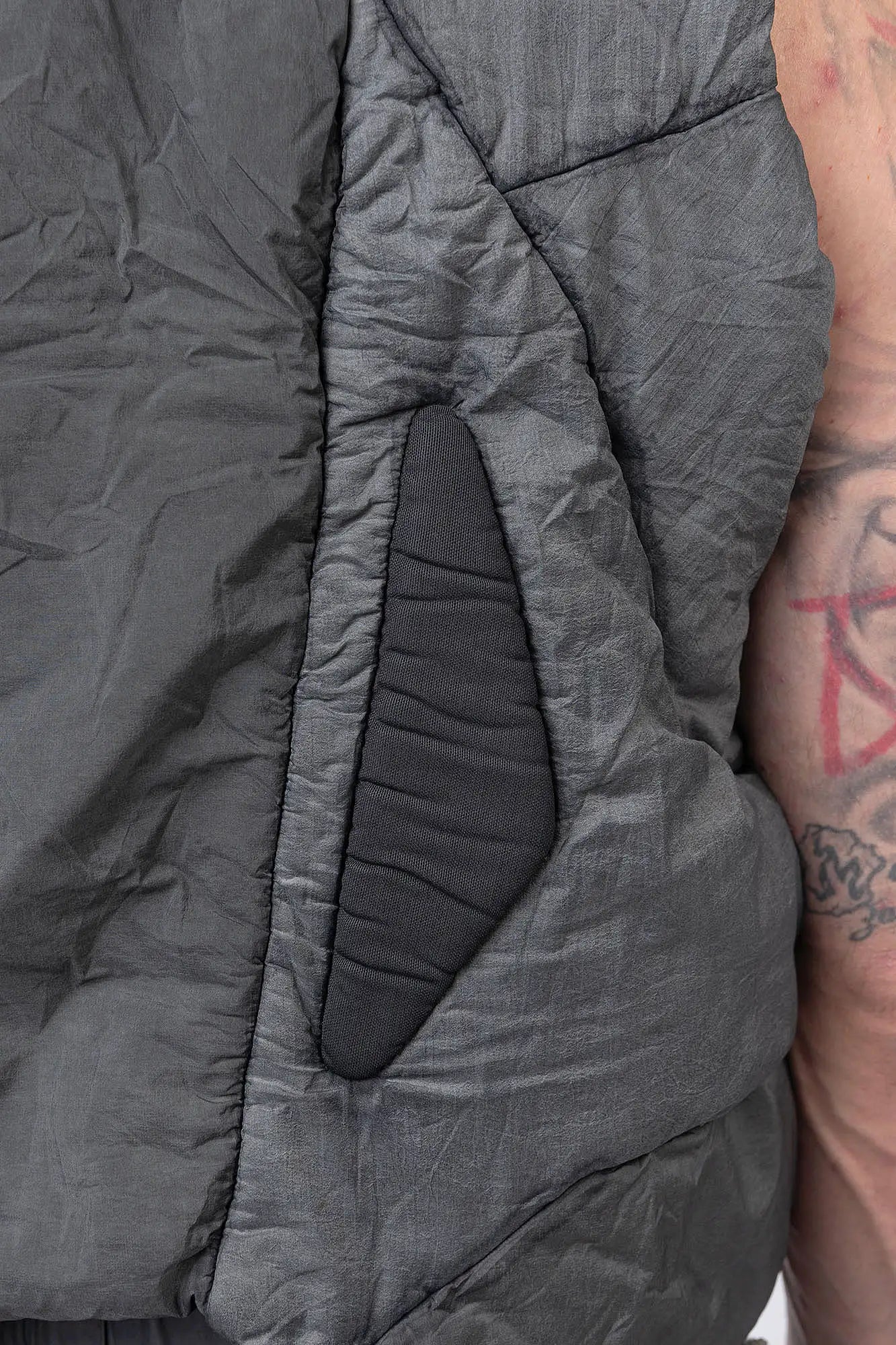 Hamcus, Mens Vest, Washed Grey, Sleeveless, Padded, Full-Zip, Multiple Zip Pockets, Breathable Design, Elastic Drawcord Adjustable Waist, Back Ventilation Cutoff, Centre Zip Closure, Full Zip, Garment Dyed, Insulated, Panel Construction, Sponge Module Showcase. 