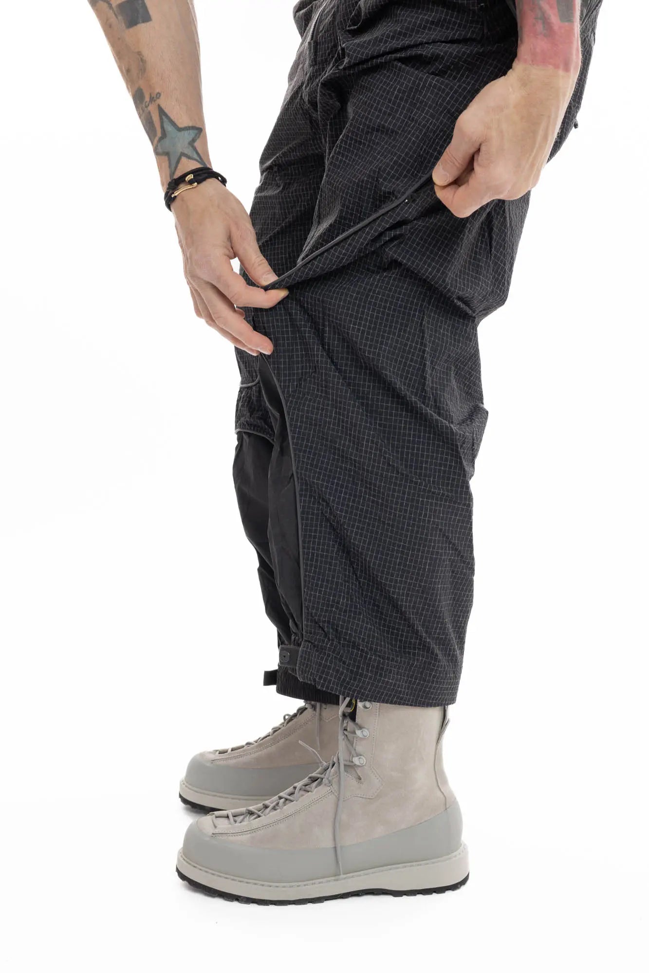 Hamcus, Mens Trousers, Black, Elastic Panels, Mesh Panels, Elastic, Drawcord Waist, Adjustable Cuffs, Side Zip Pockets, Zip Fly, Belt Loops, Snap Closure, Wide Fit, Straight Legs, Elastic Cuffs, Leg Side View. 