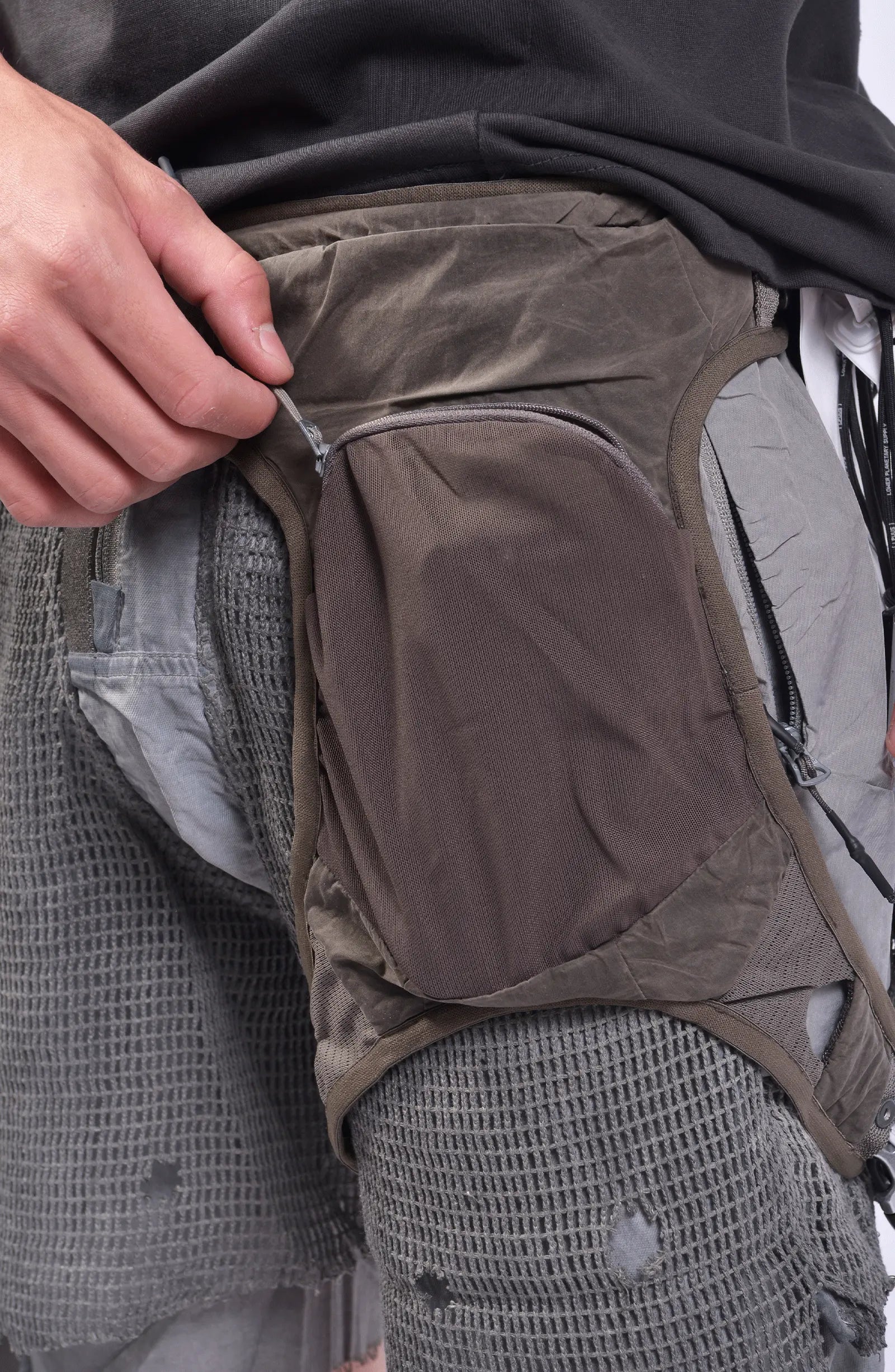 Hamcus, Mens Gun Bag, Leg Bag, Brown, Cargo, Camo, Elastic, Leg Straps, Pockets, Zippers, Mesh, Elastic, Polyester, Buckle, Adjustable, Zip Pocket Close-up. 