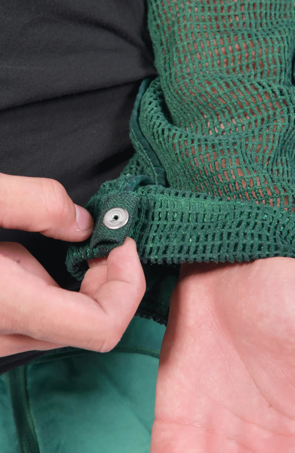 Hamcus, Mens Vest, Ultramarine Green, Mesh, Unisex, Breathable, Hooded, Long Sleeves, Detachable Sleeves, Pockets, Zippers, Zip Pockets, Buckle, Organic Cotton, Polyamide, Polyester, Elastane, Spandex, Elasticated Cuffs, Silver Tone Details, Cuff Close-up. 