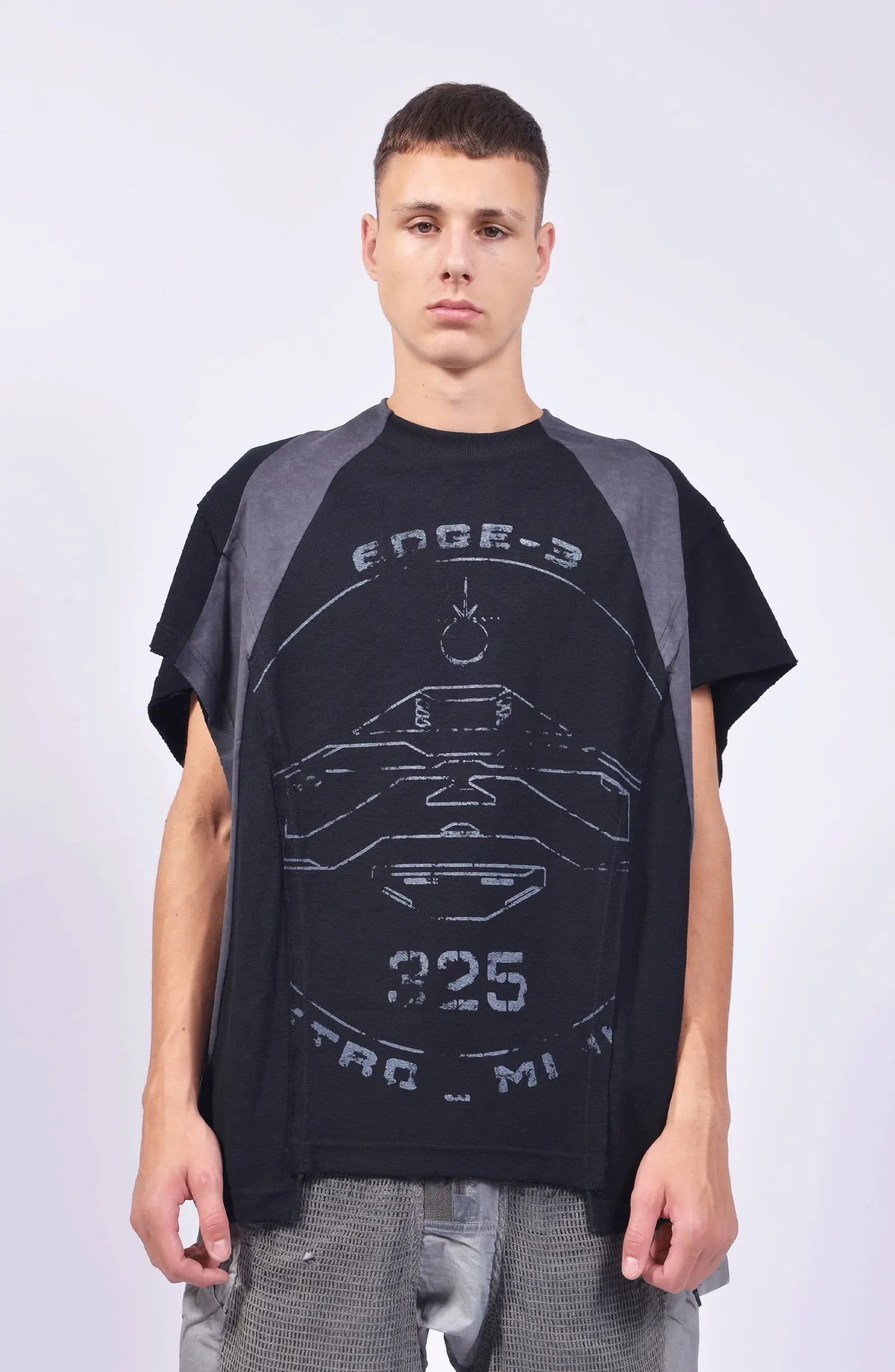 Hamcus, Mens Tank Top, Tanktop, Black, Grey, Dark Grey, Gray, Front and Back Print, Sleeveless Shirt, Grey Print, Patchwork, Panel Construction, Contrasting Elements, Front Portrait. 