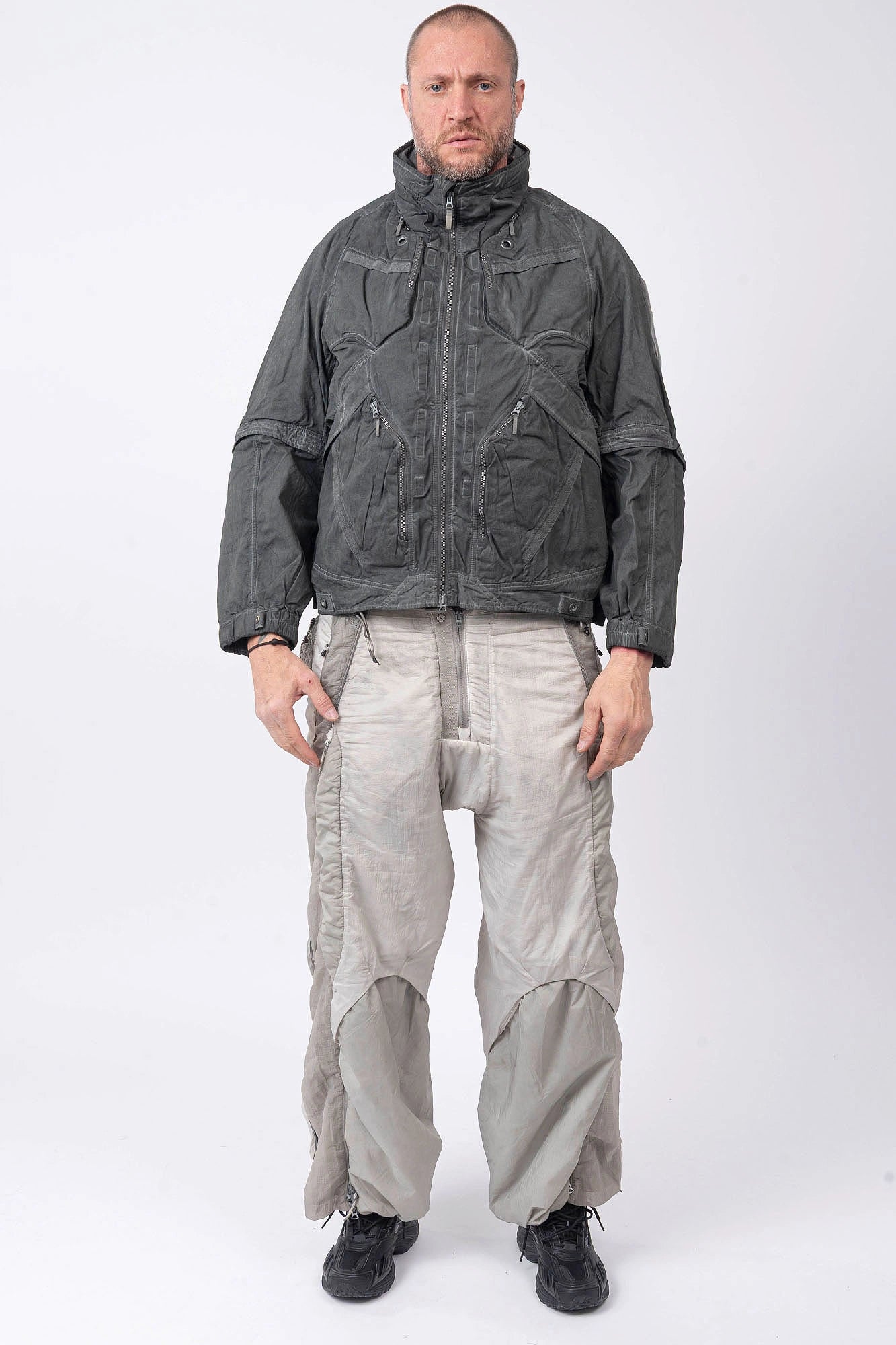Hamcus, Mens Jacket, Fiend Grey, Dark Grey, Gray, Garment Dyed, Multiple Functional Pockets, Detachable Sleeves, Convertible Jacket, Full-Zip, Ventilation Eyelets, Zip Pockets, Centre Zip Closure, Detachable Lining Vest, Removable Vest Lining, 3-in-1 Garment, Convertible, Full Body Front View. 