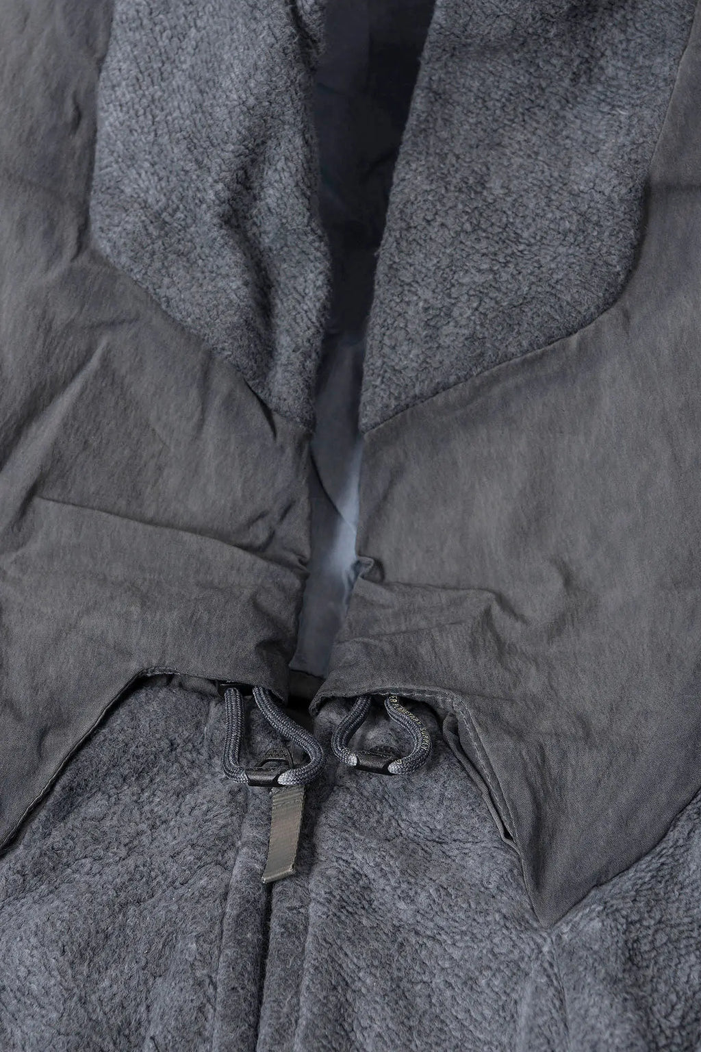 Hamcus, Mens Jacket, Fiend Grey, Gray, Hooded, Full-Zip, Centre Zip Closure, Snap Adjustable Cuffs, Ribbed Cuffs and Hem, Side Pockets, LP World Print, Back Ventilation Mesh, Chest Pockets, Zip Pockets, Multi-Fabric Panel Construction, Hood Paracord Adjusters Close-up. 