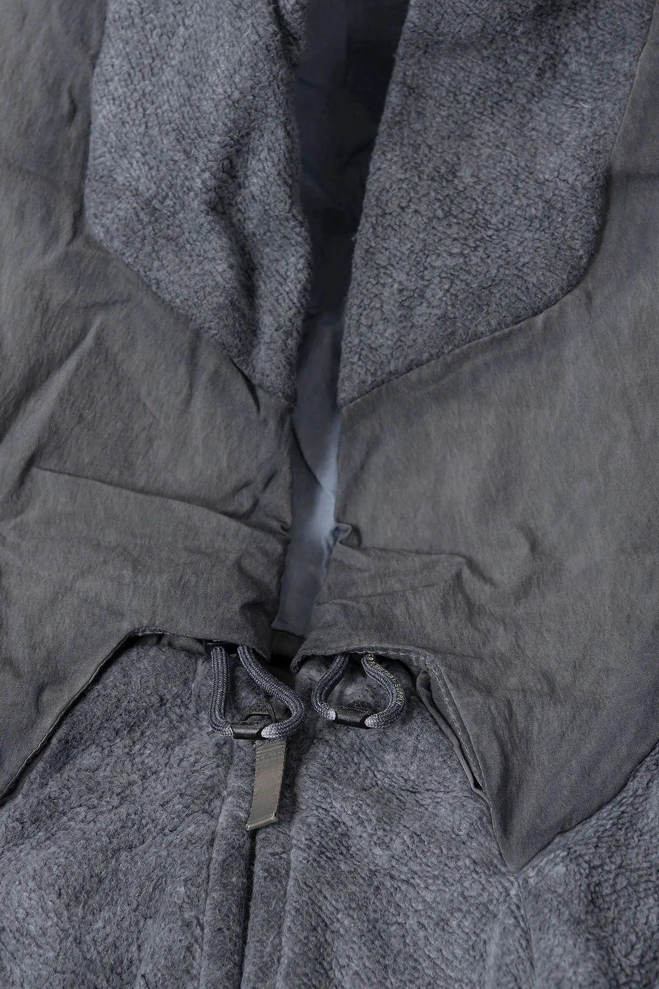 Hamcus, Mens Jacket, Fiend Grey, Gray, Hooded, Full-Zip, Centre Zip Closure, Snap Adjustable Cuffs, Ribbed Cuffs and Hem, Side Pockets, LP World Print, Back Ventilation Mesh, Chest Pockets, Zip Pockets, Multi-Fabric Panel Construction, Hood Paracord Adjusters Close-up. 