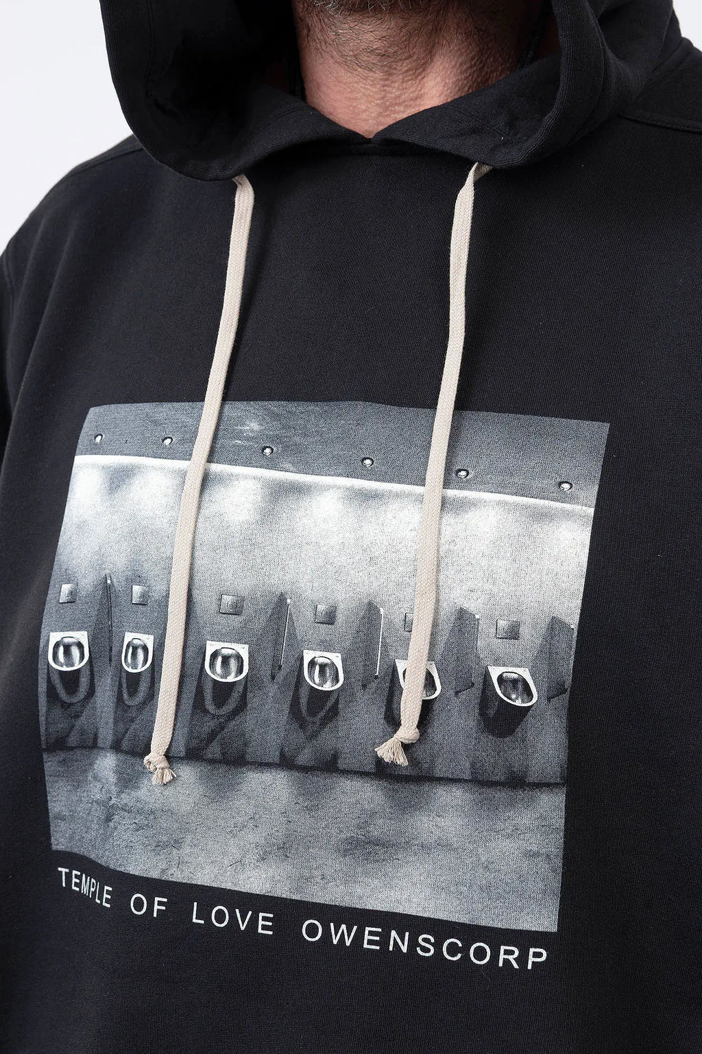 Rick Owens,Mens Hoodie,GOTS-Certified Organic Cotton Fleece Hoodie,Garment Dyed In Black,Hood With Drawstrings,Rib-Knit Hem And Cuffs,Central Ceam At Back,Temple of Love OWENSCORP Print,Integrated Logo-Woven Strap At Interior Side Seam,Detailed View Of The Print.