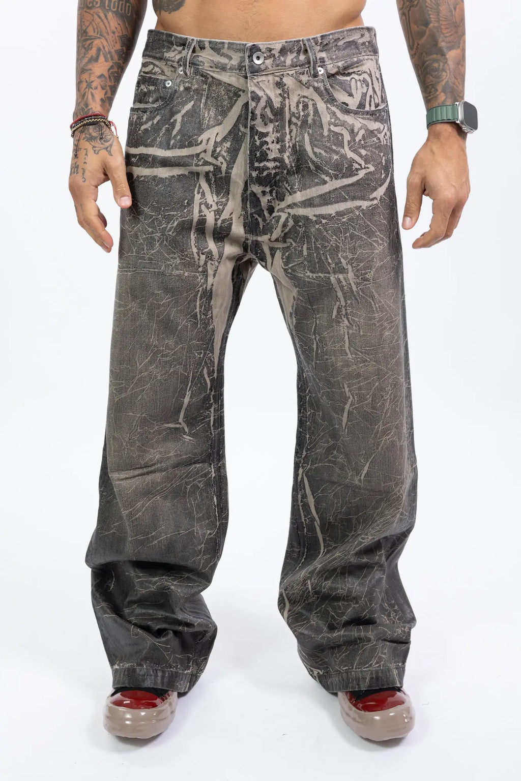 Rick Owens,Mens Jeans,Wide Fit,Mid-Rise,Full Length,Concealed Zipper Fly With Top Button,Waistband With Belt Loops,Pocket Rivets,Rear Patch Pockets And Topstitching,Medium-Weight Washed Foil Denim , 13OZ JP Black And Natural Denim,Front View.