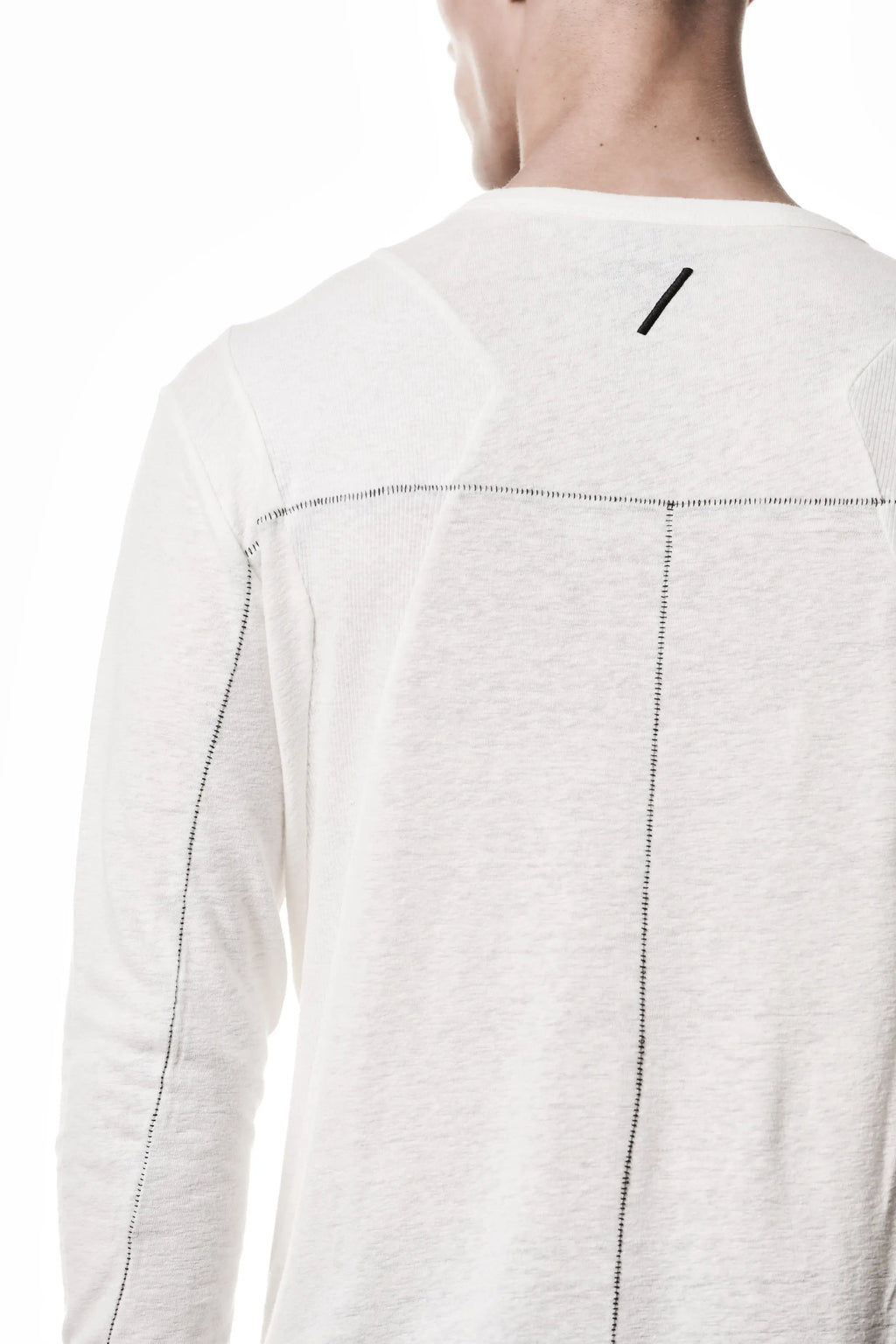 Thom Krom T-Shirt,Mens T-Shirt,Off White Cotton,Linen,Viscose,Logo Embroidery On The Back,Signature Back Seam, Round Crewneck ,Standart Lenght,Paneled Construction,Аsymmetrical Sleeve Seam , Backside Close up Photo
