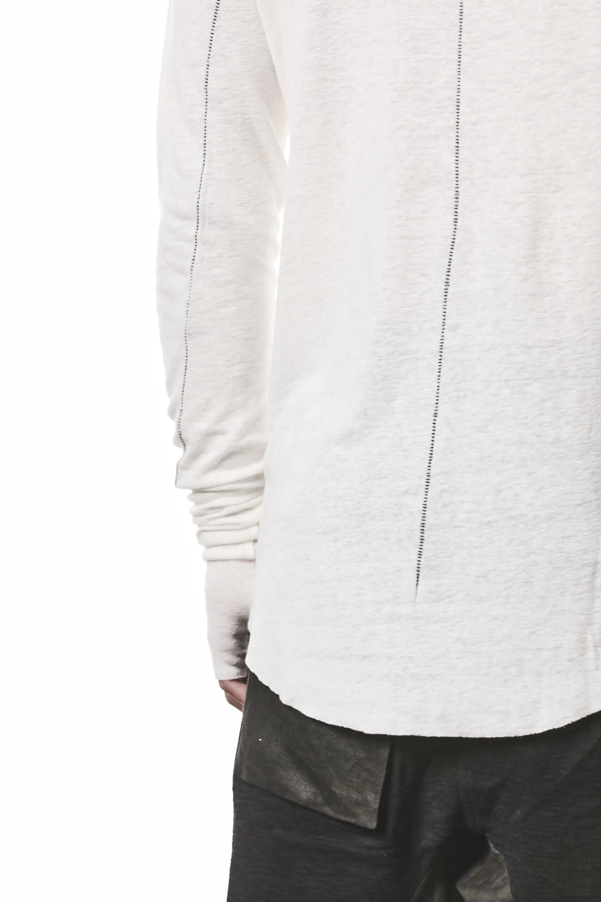 Thom Krom T-Shirt,Mens T-Shirt,Off White Cotton,Linen,Viscose,Signature Back Seam,Standard Length,Paneled Construction,Аsymmetrical Sleeve Seam,Curved Raw Hem Line,Backside Close up Photo