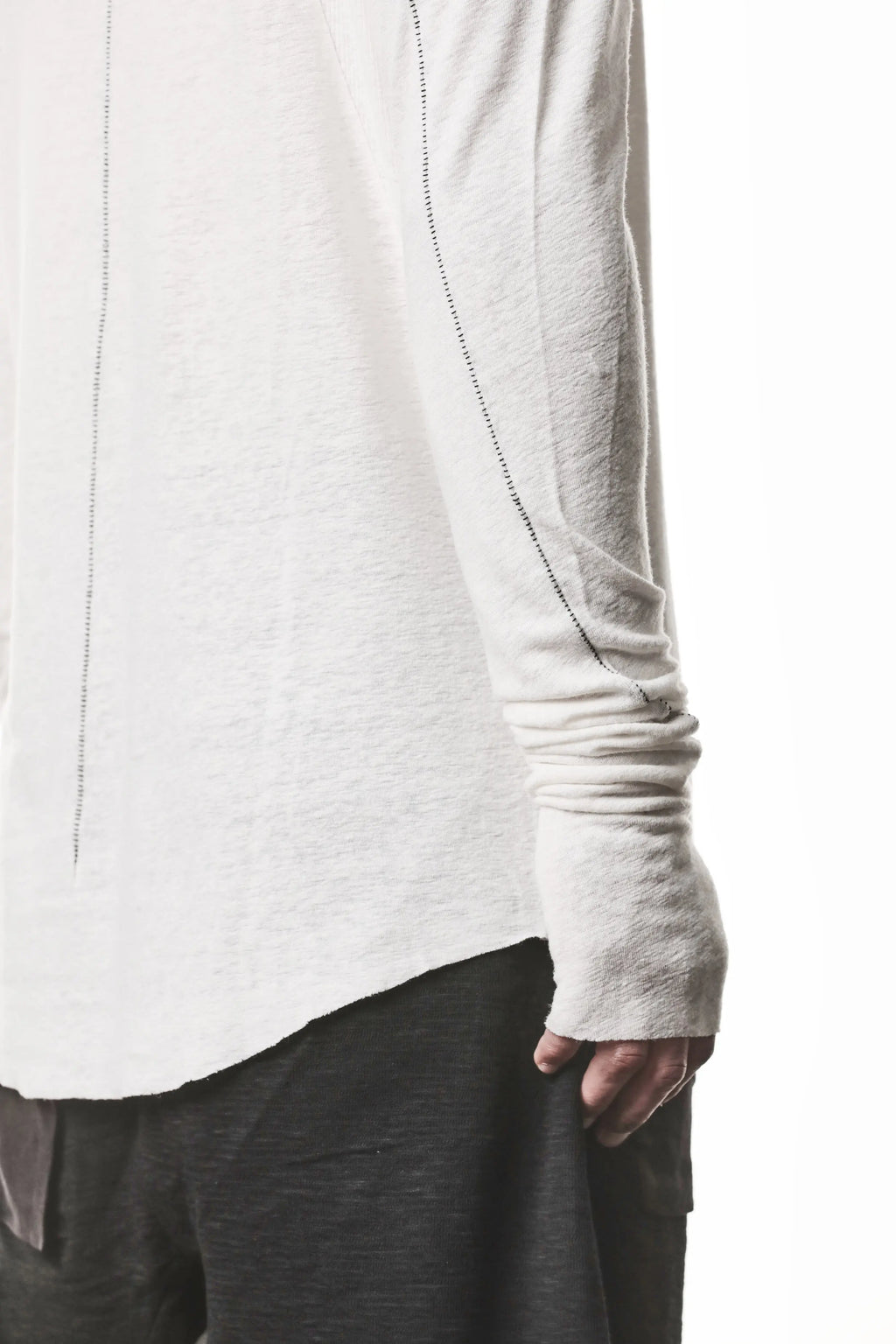 Thom Krom T-Shirt,Mens T-Shirt,Off White Cotton,Linen,Viscose,Signature Back Seam,Standard Length,Paneled Construction,Аsymmetrical Sleeve Seam,Extended Sleeves,Raw Hem Sleeve,Curved  Raw Hem Line,Extended Sleeves With Thumbhole Details,Side Angle Detailed Photo