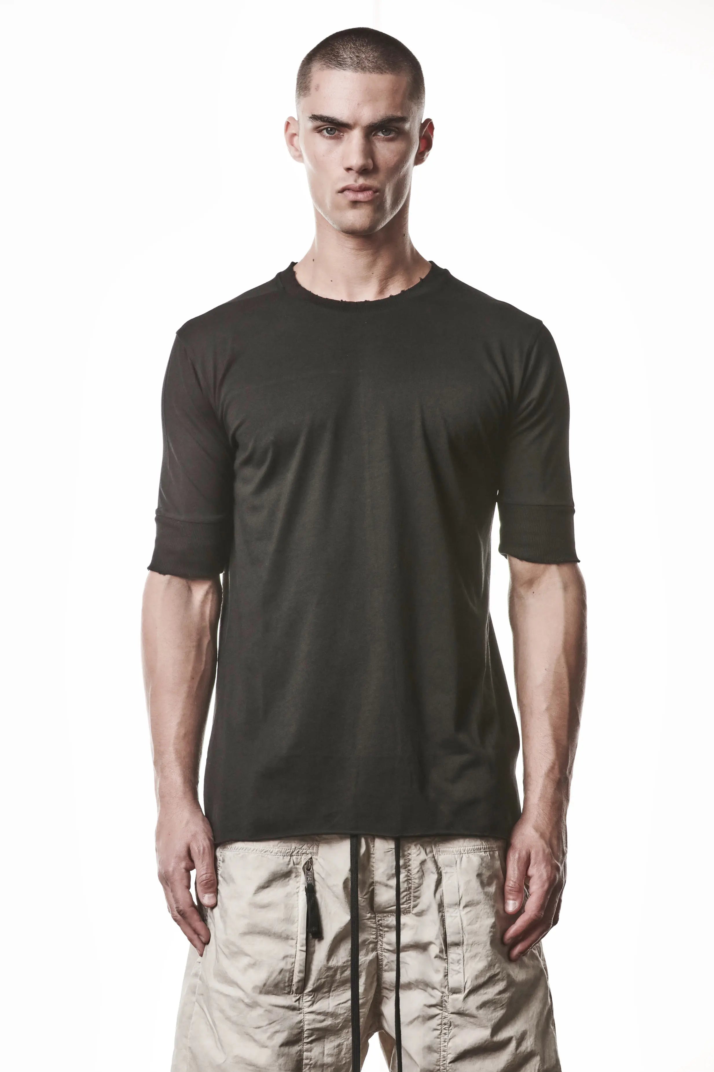 Thom Krom, Mens T-Shirt, Black, Cotton Modal Jersey, Ribbed Cuffs, Short Sleeves, Round Neck, Slim fit, Front Portrait. 