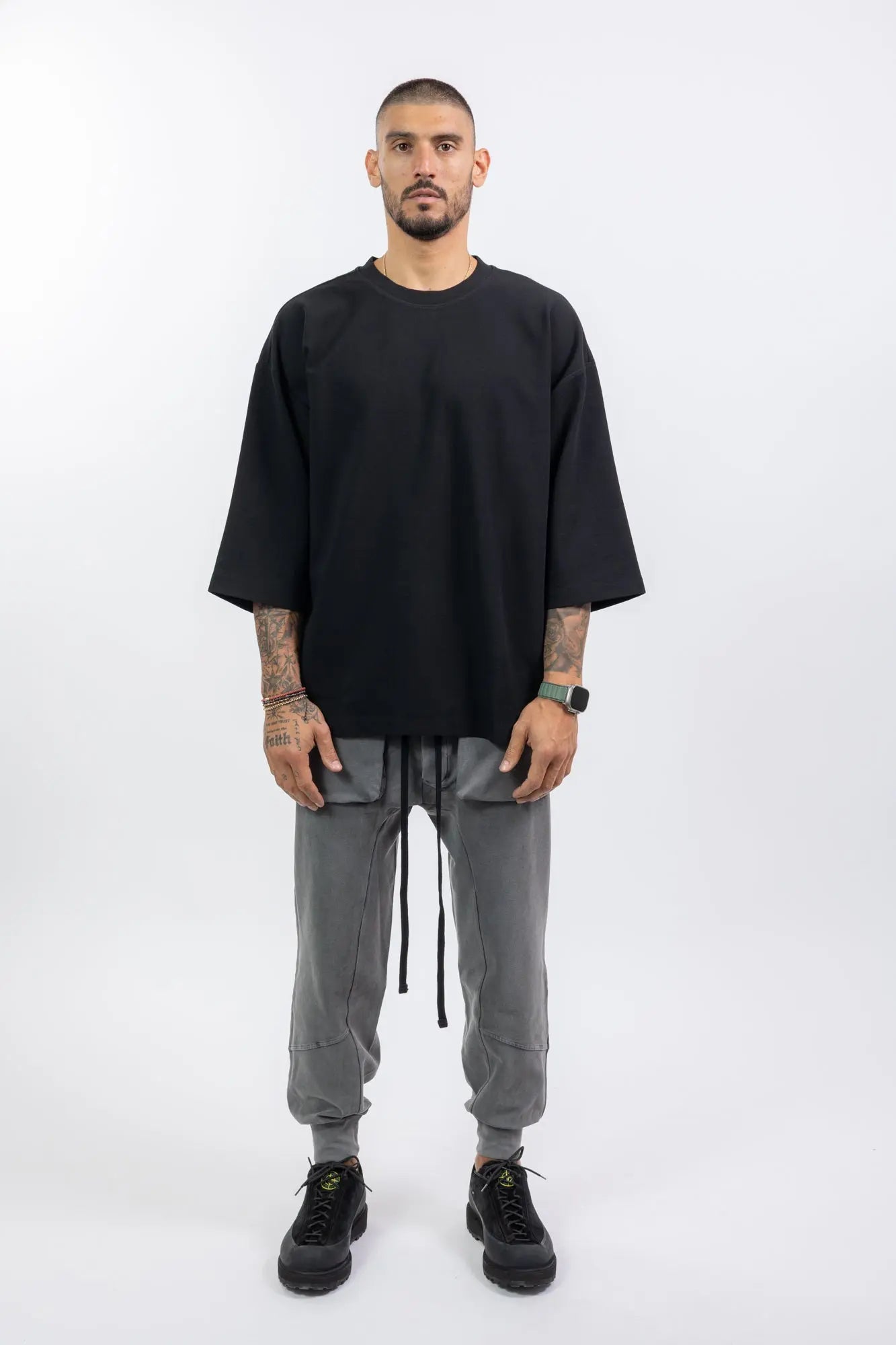 Thom Krom,Mens T-Shirt,Black,Oversized Fit,Rib Knit Crewneck,Dropped Shoulders,Logo Embroidery On The Back,Wide Sleeves Design,Full Body.