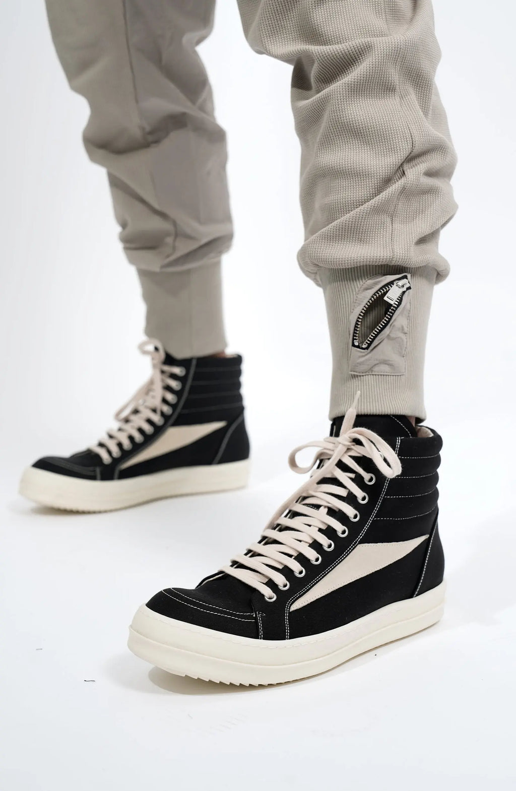 Thom Krom, Mens Pants, Moongery, Beige, Cargo Pockets, Large Pockets, Stretch Nylon Inserts, Elasticated Waistband, Drawstring, Elasticated Cuffs, Close-up Cuffs. 