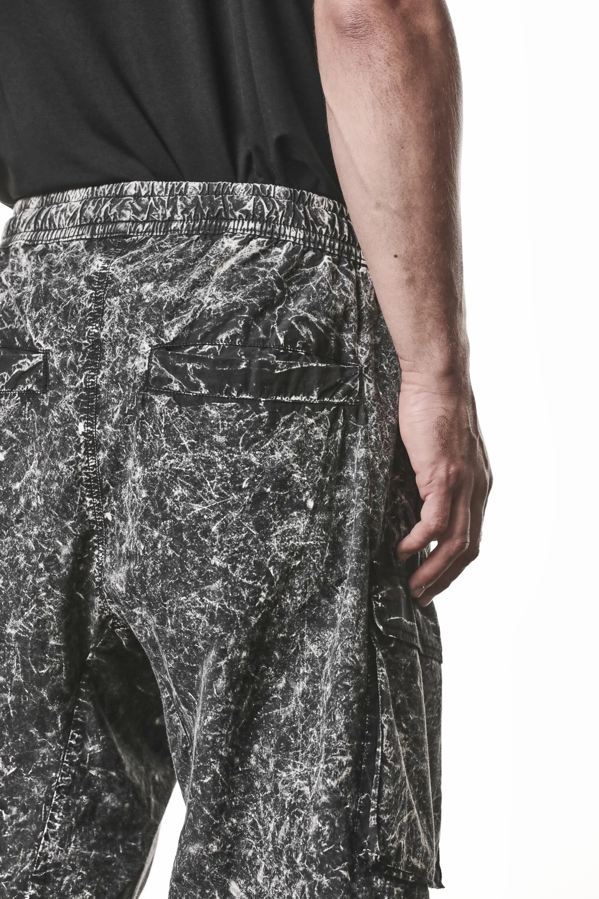 Thom Krom, Mens Trousers, Black, Cargo Pants, Zip Pockets, Side Pockets, Drawstring, Elasticated Waistband, Elasticated Ankle Cuffs, Drop-Crotch, Back Pockets, YKK Zippers, Back View Waist Fit. 