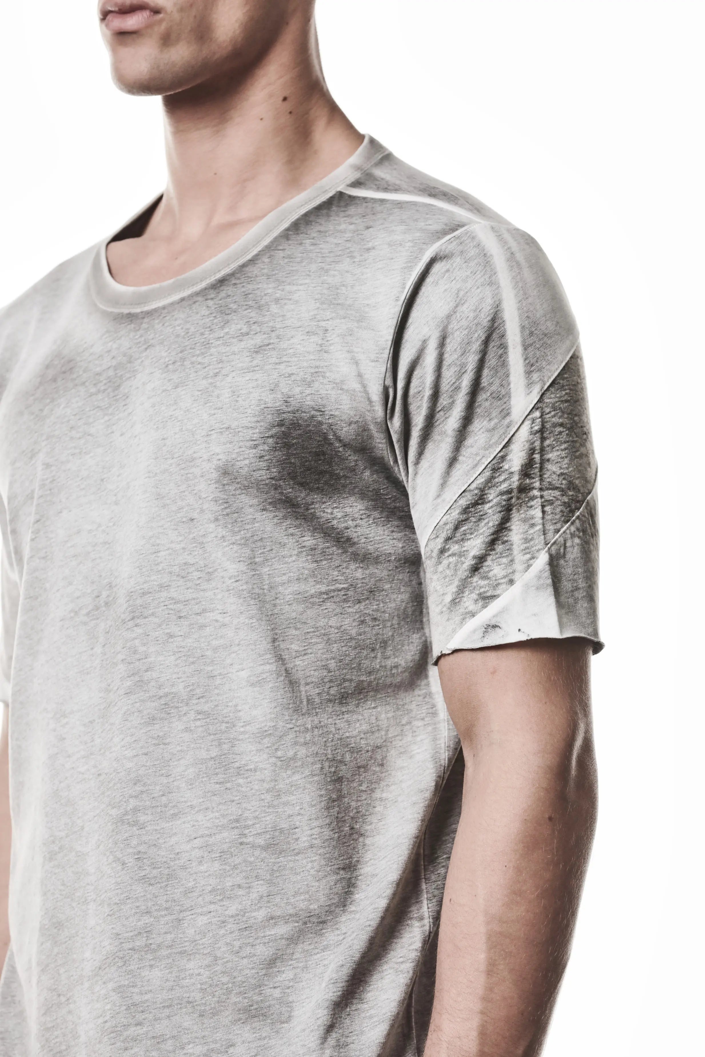 Thom Krom, Mens T-Shirt, Spray Grey, Cotton Jersey with breathability Inserts, Viscose Linen Inserts, Crewneck, Short Sleeves, Lightweight, 100% Cotton, Signature Cross Back Seams, The Night is your friend, my love, 3/4 Front Close-up View. 