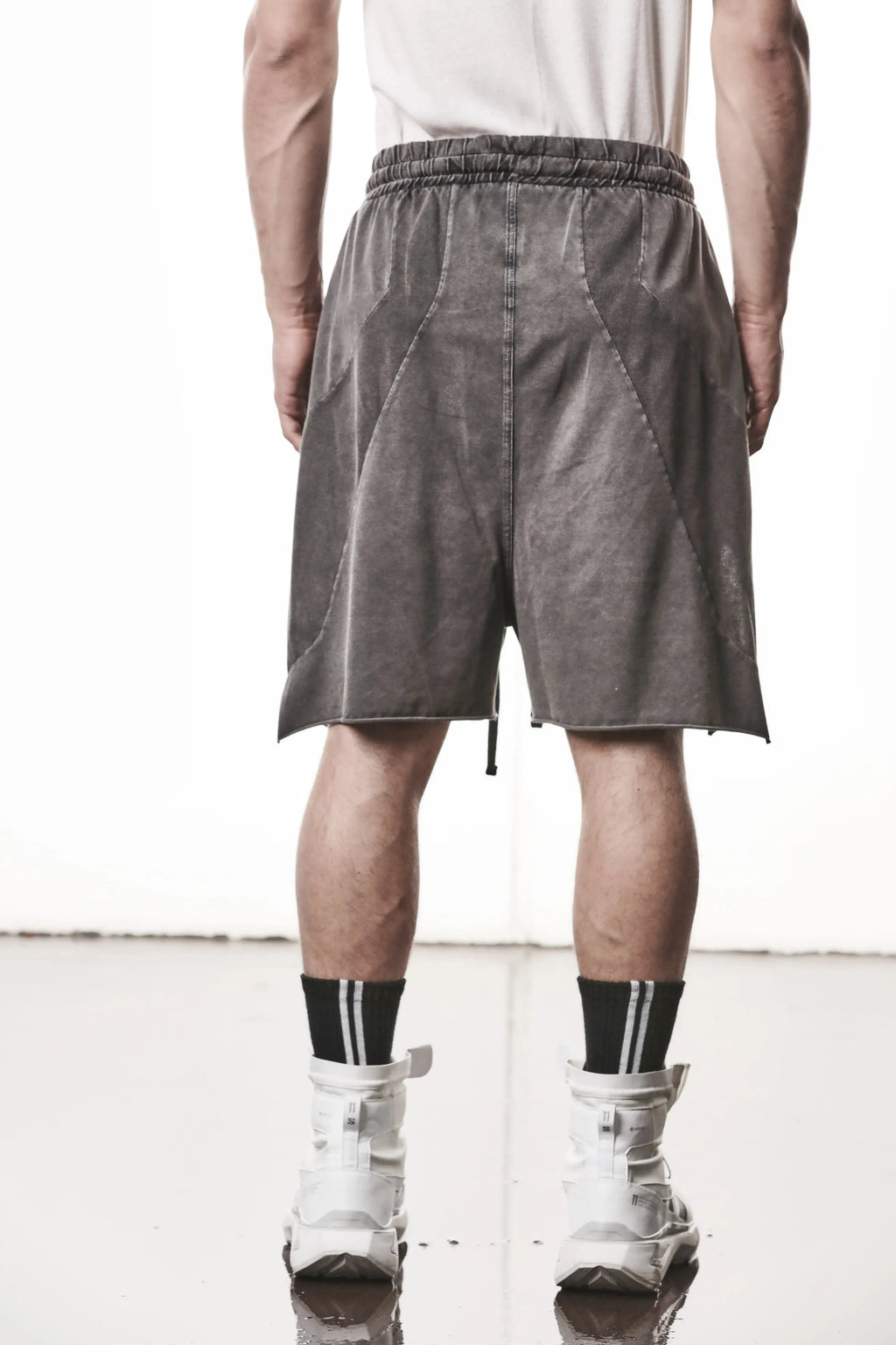 Thom Krom, Mens Shorts, Dark Used Grey, Stretch Cotton, Cotton-Elastane Blend, Spandex, Elasticated Waistband, Drawstring, Side Pockets, Raw-Cut Side Slits, Back Portrait. 