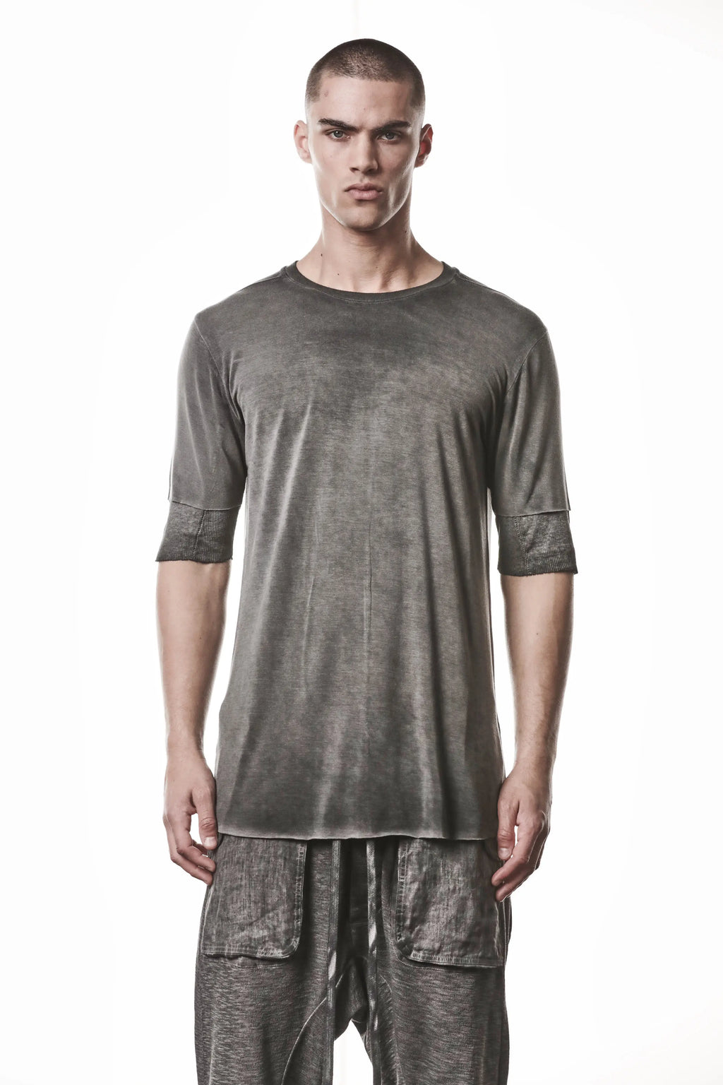 Thom Krom T-Shirt,Mens T-Shirt,Light And Stretch Modal T-Shirt,Raw Cut Hem,Crew Neck,Double Layer Short Sleeves With Tone-On-Tone Ribbed Cotton And Linen Jersey Insert,Upper Body Photo