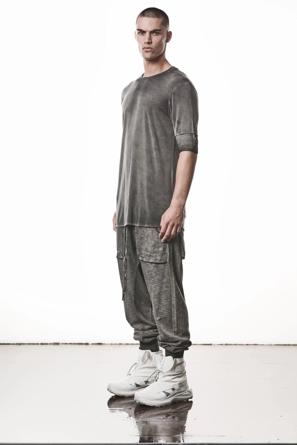 Thom Krom T-Shirt,Mens T-Shirt,Light And Stretch Modal T-Shirt,Raw Cut Hem,Crew Neck,Double Layer Short Sleeves With Tone-On-Tone Ribbed Cotton And Linen Jersey Insert,Side Angle Photo Whole Body