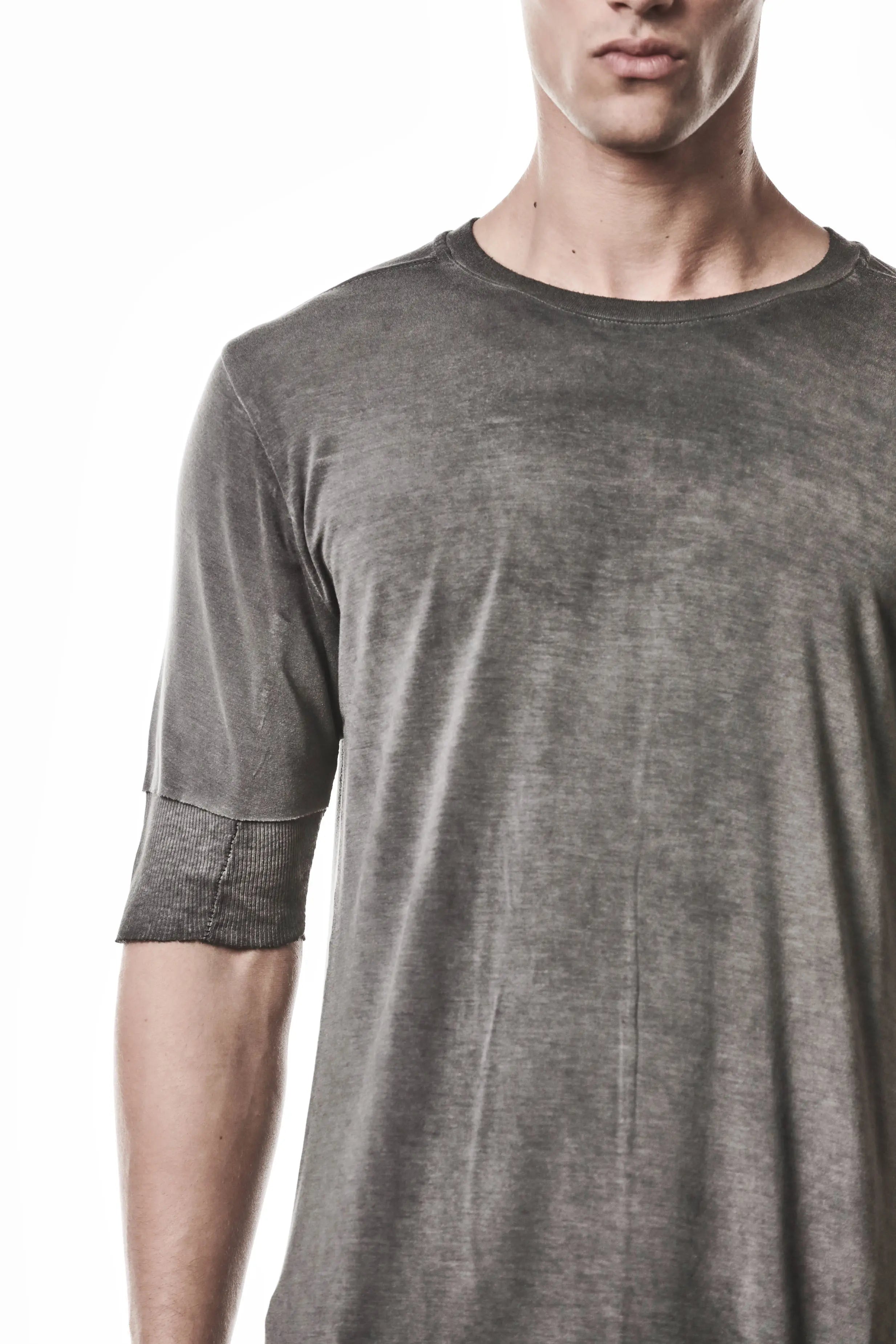 Thom Krom T-Shirt,Mens T-Shirt,Light And Stretch Modal T-Shirt,Raw Cut Hem,Crew Neck,Double Layer Short Sleeves With Tone-On-Tone Ribbed Cotton And Linen Jersey Insert,Upper Body Close Up Photo