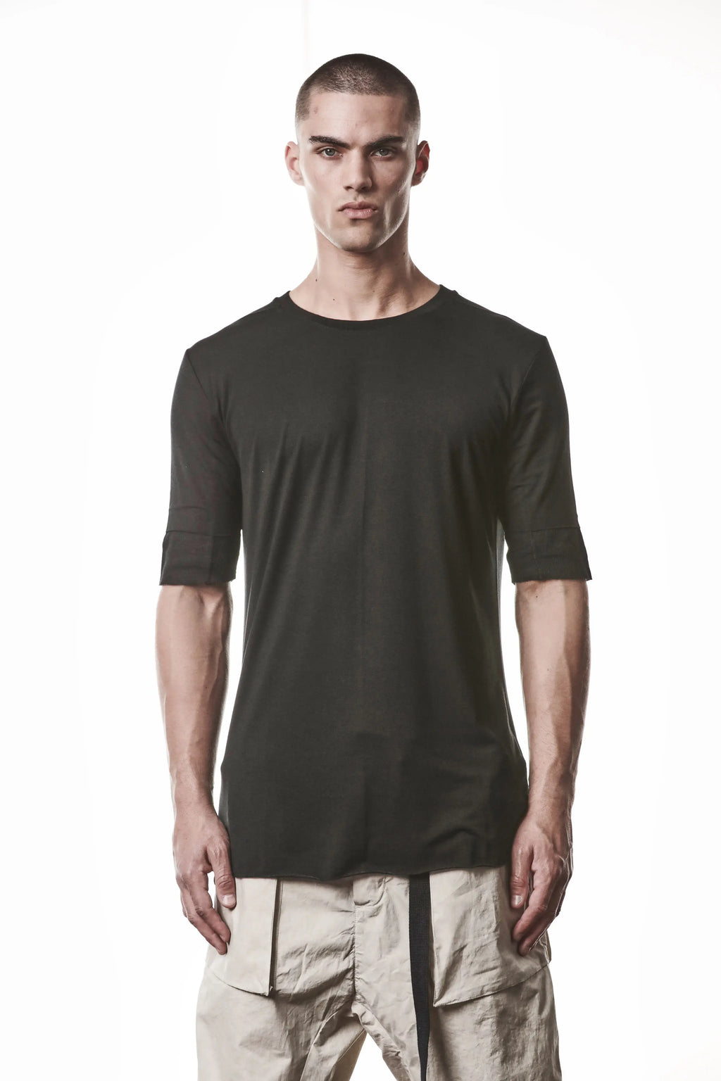 Thom Krom T-Shirt,Mens T-Shirt,Light And Stretch Modal T-Shirt,Raw Cut Hem,Crew Neck,Double Layer Short Sleeves With Tone-On-Tone Ribbed Cotton And Linen Jersey Insert,Upper Body Photo