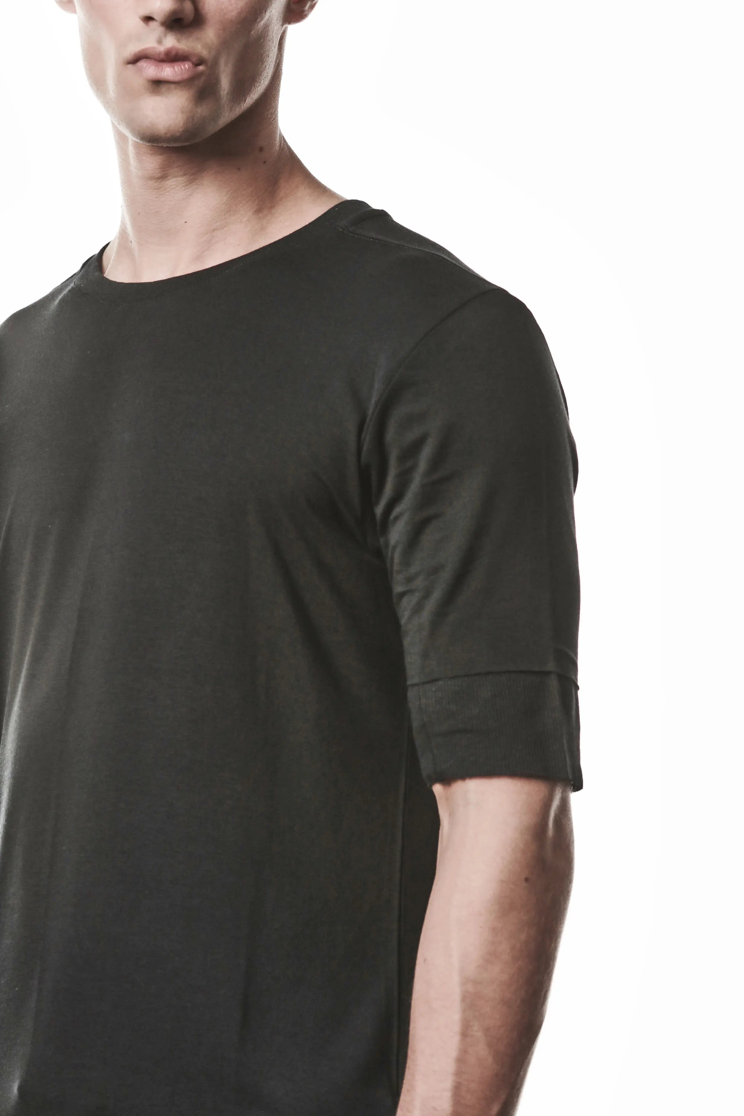 Thom Krom T-Shirt,Mens T-Shirt,Light And Stretch Modal T-Shirt,Raw Cut Hem,Crew Neck,Double Layer Short Sleeves With Tone-On-Tone Ribbed Cotton And Linen Jersey Insert,Side Angle Upper Body Photo