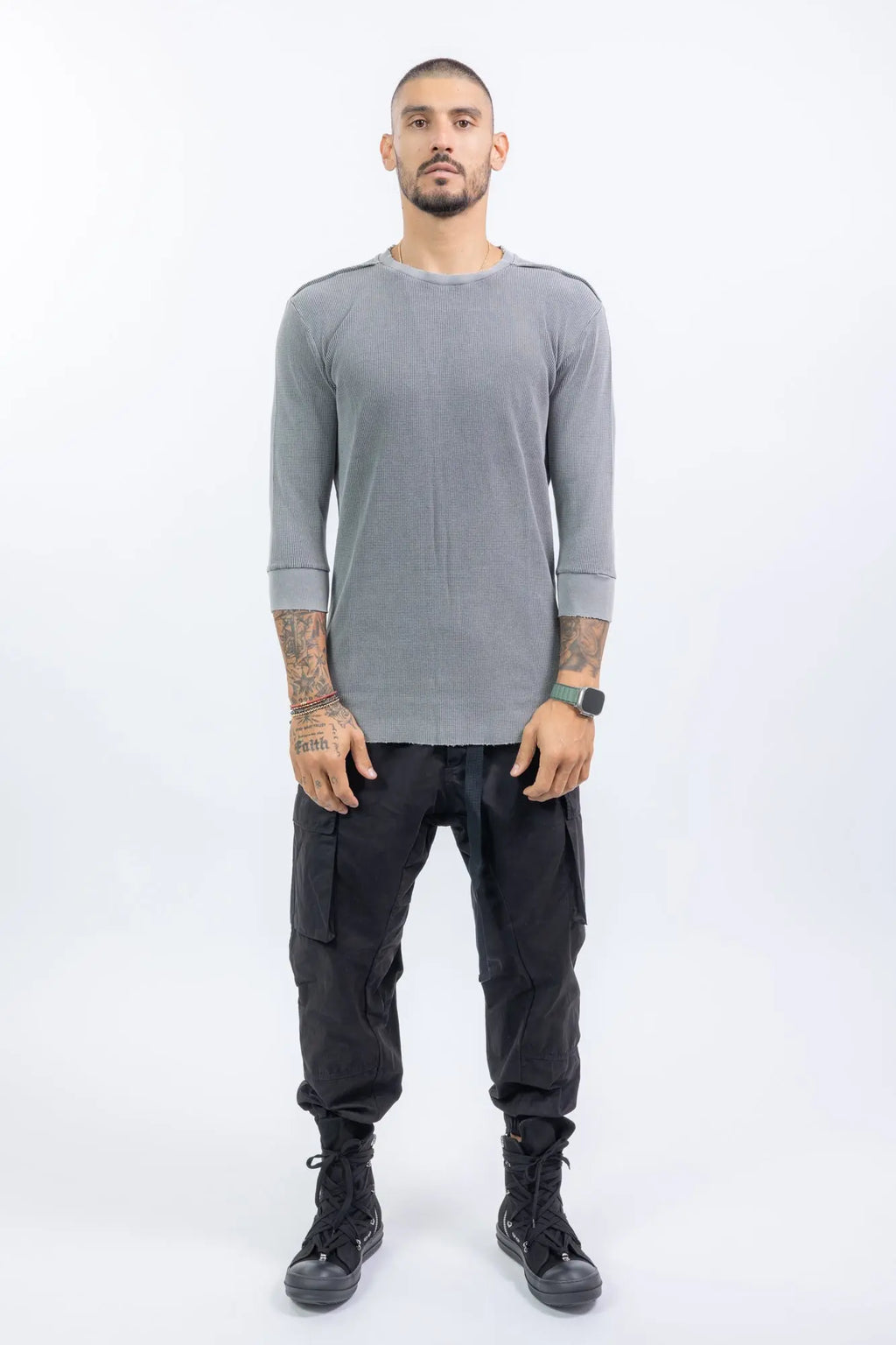 Thom Krom T-Shirt,Mens T-Shirt,Round Neck,Three-Quarter Sleeve T-Shirt,Raw Cut Hem,Cut Seams Outside With Contrast Design Stitchings,Raw Hem Cuffs,Structured Soft Jersey Material,Full Body.