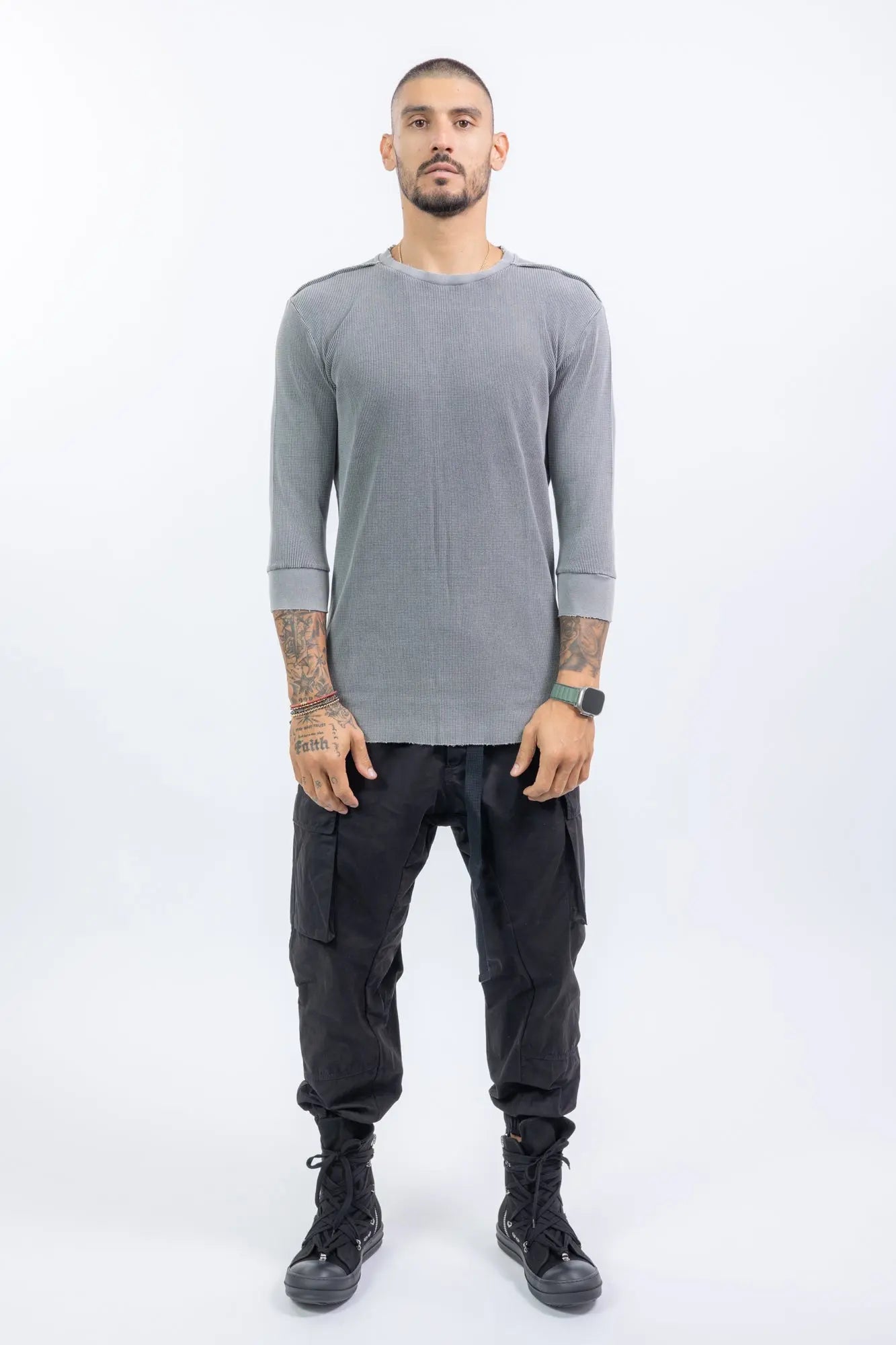 Thom Krom T-Shirt,Mens T-Shirt,Round Neck,Three-Quarter Sleeve T-Shirt,Raw Cut Hem,Cut Seams Outside With Contrast Design Stitchings,Raw Hem Cuffs,Structured Soft Jersey Material,Full Body.