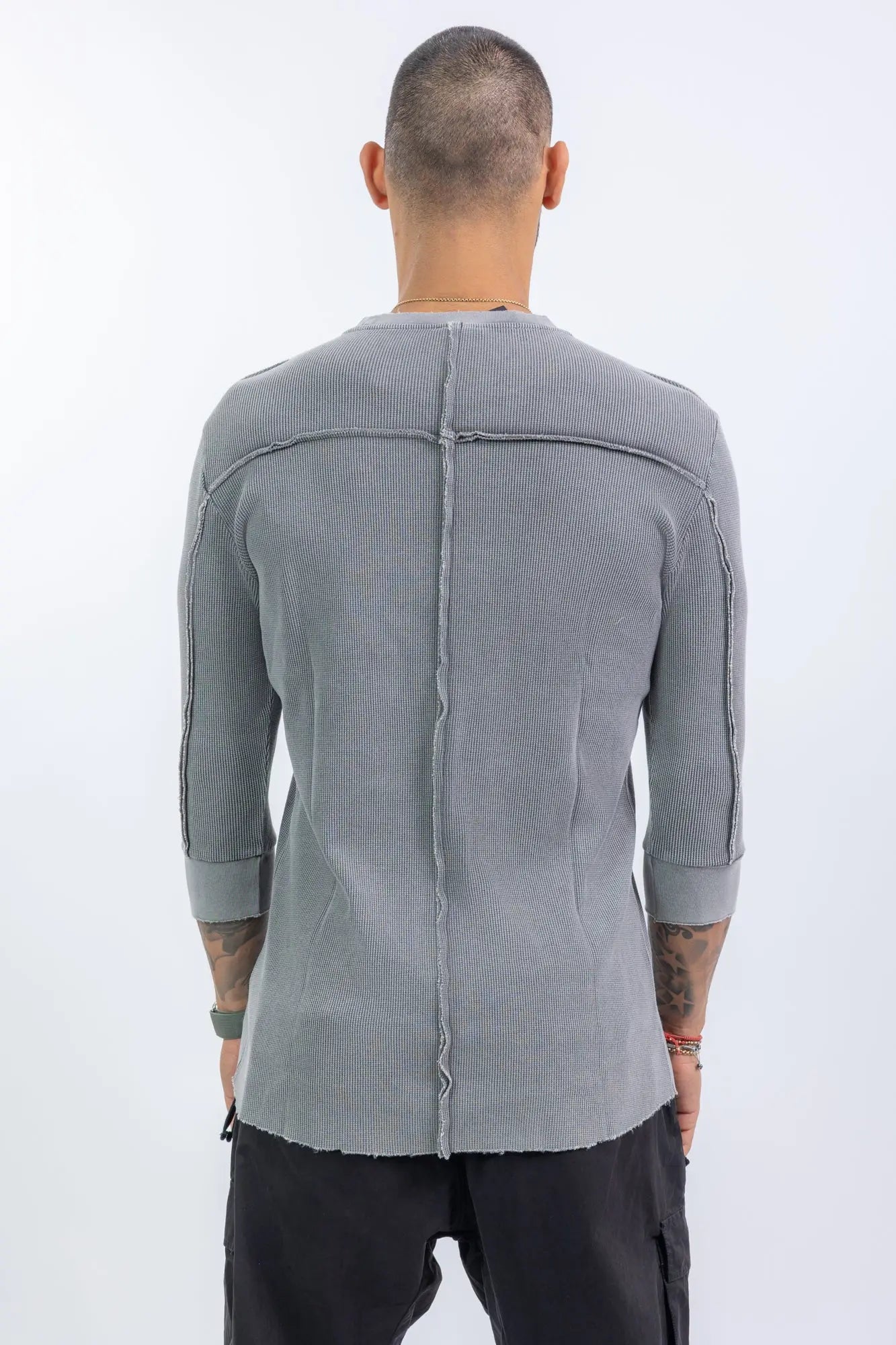 Thom Krom T-Shirt,Mens T-Shirt,Round Neck,Three-Quarter Sleeve T-Shirt,Raw Cut Hem,Cut Seams Outside With Contrast Design Stitchings,Raw Hem Cuffs,Structured Soft Jersey Material,Back Photo.