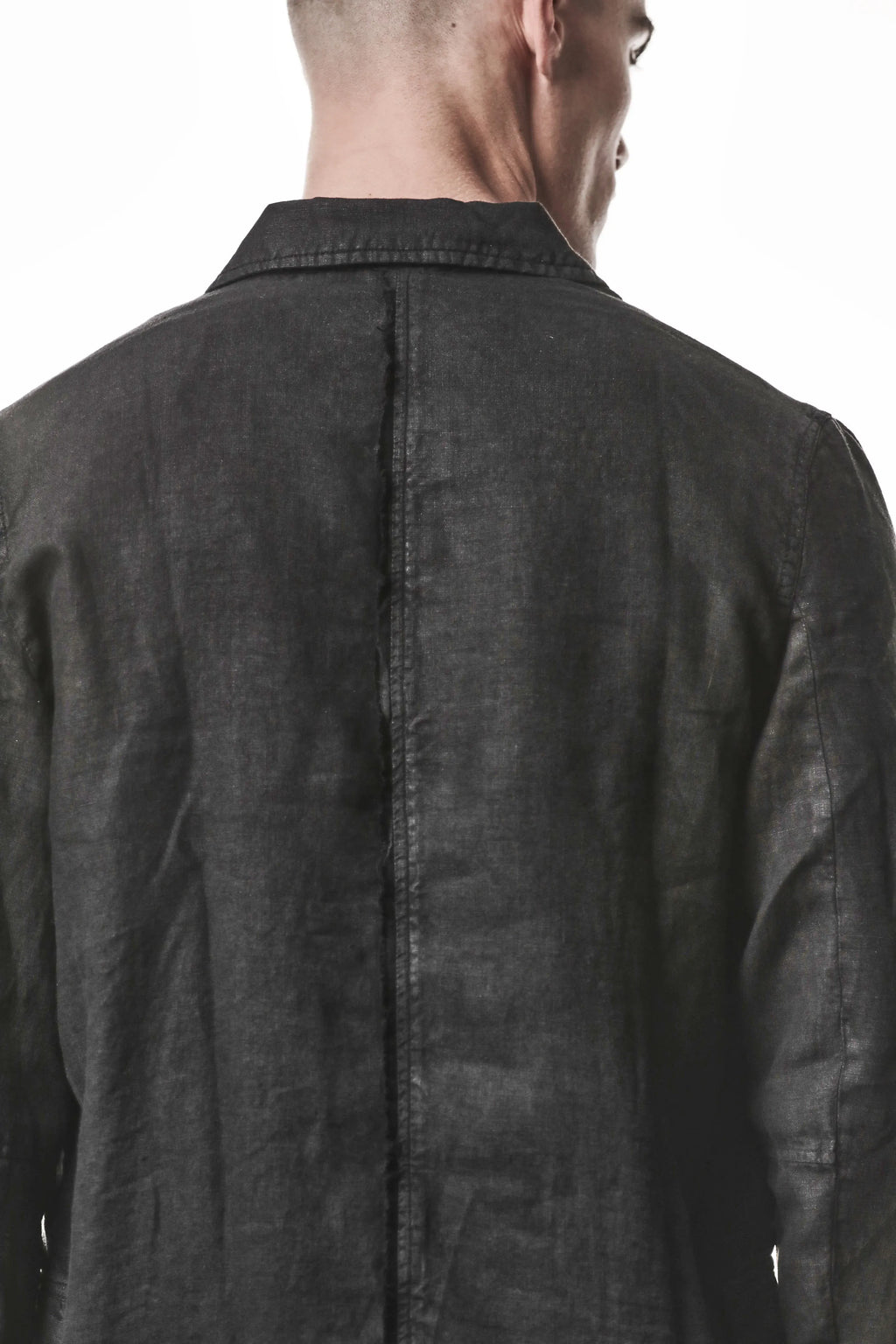 Thom Krom, Mens Blazer, Black, 100% Linen Shell, Cotton & Polyester/Viscose Linings, 3-button closure, Flap Pockets, Hidden Inner Pockets, Relaxed Detailing, Woven Fabric, Back Details Close-up. 