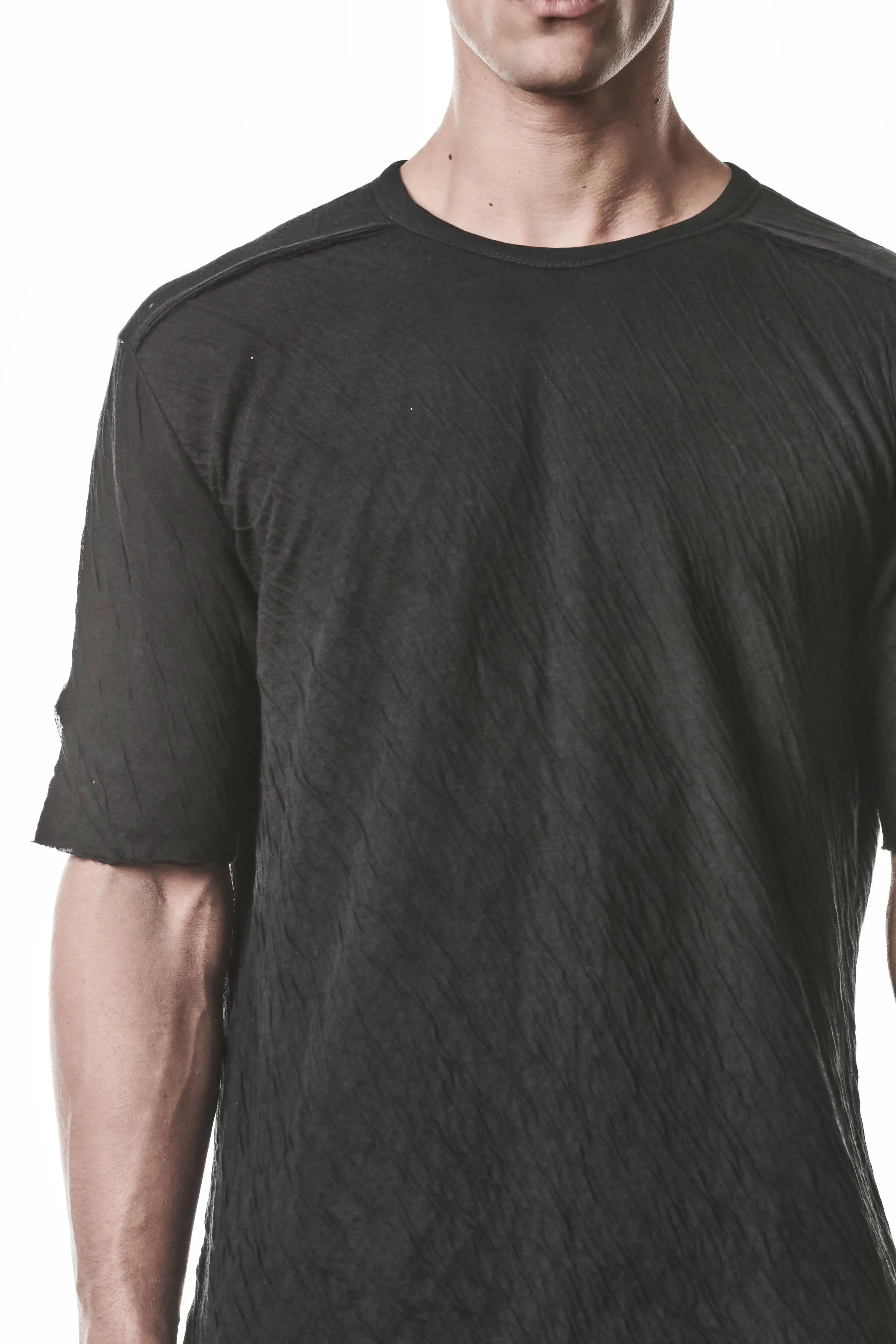 Thom Krom T-Shirt,Mens T-Shirt,Black Cotton,Raw Cut Hem,Raw Cut Sleeves,Round Crewneck,Slim Fit,Lightweight Crashed Bonded Cotton, Signature Front Level Shoulder Seams,Asymetric Sleeve Seams,Detailed Photo