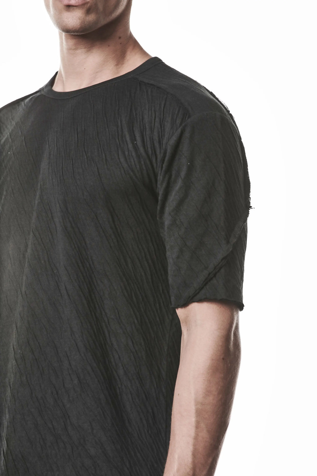 Thom Krom T-Shirt,Mens T-Shirt,Black CottonRaw Cut Sleeves,Round Crewneck,Slim Fit,Lightweight Crashed Bonded Cotton, Signature Front Level Shoulder Seams,Asymetric Sleeve Seams,Detailed Side Angle Photo 