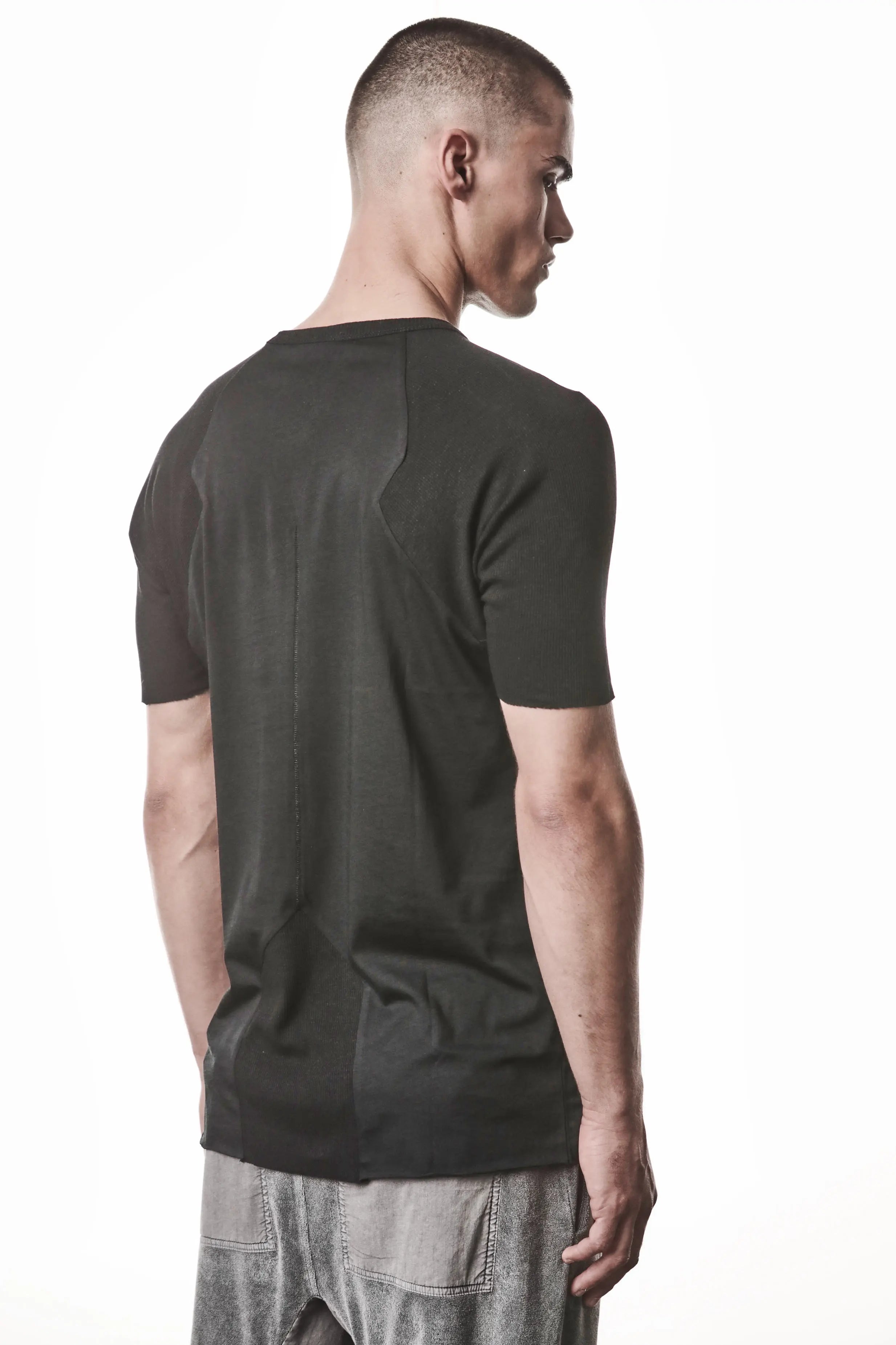 Thom Krom T-Shirt , Mens T-Shirt , Black Cotton , Raw Cut Hem , Raw Cut  Sleeves ,  Linen Rib Jersey , Round Crewneck , Slim Fit , Standard Length ,  Side Angle Half Body Photo