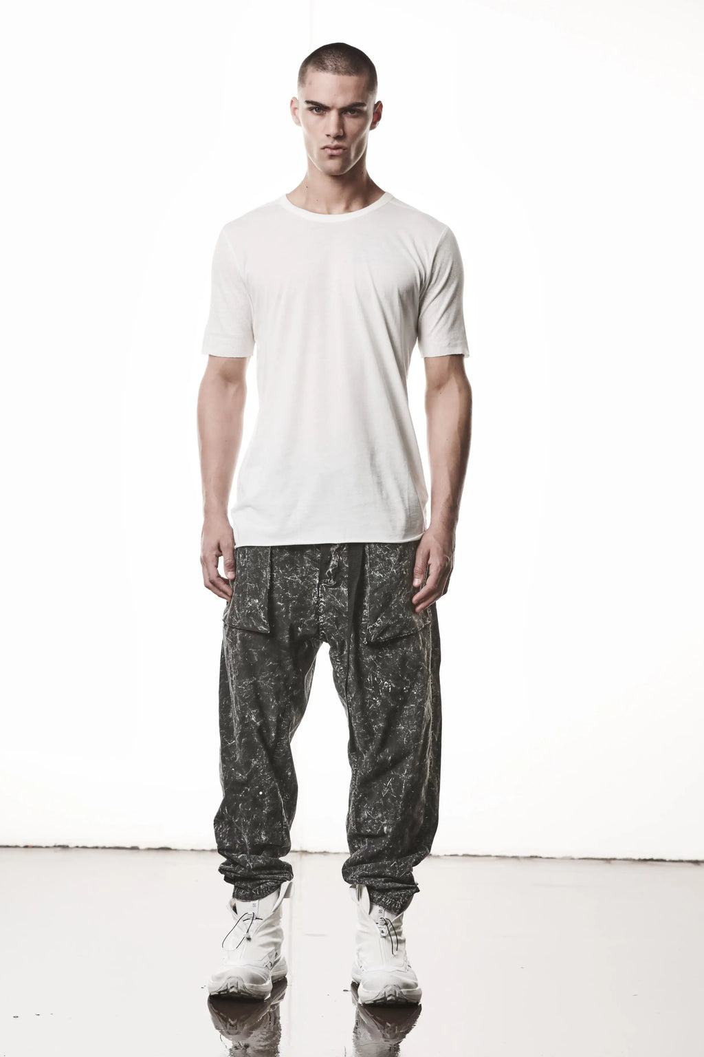 Thom Krom T-Shirt, Mens T-Shirt, Off White Cotton, Raw Cut Hem, Raw Cut  Sleeves, Linen Rib Jersey, Round Crewneck, Slim Fit, Standart Length,  Full Length Photo