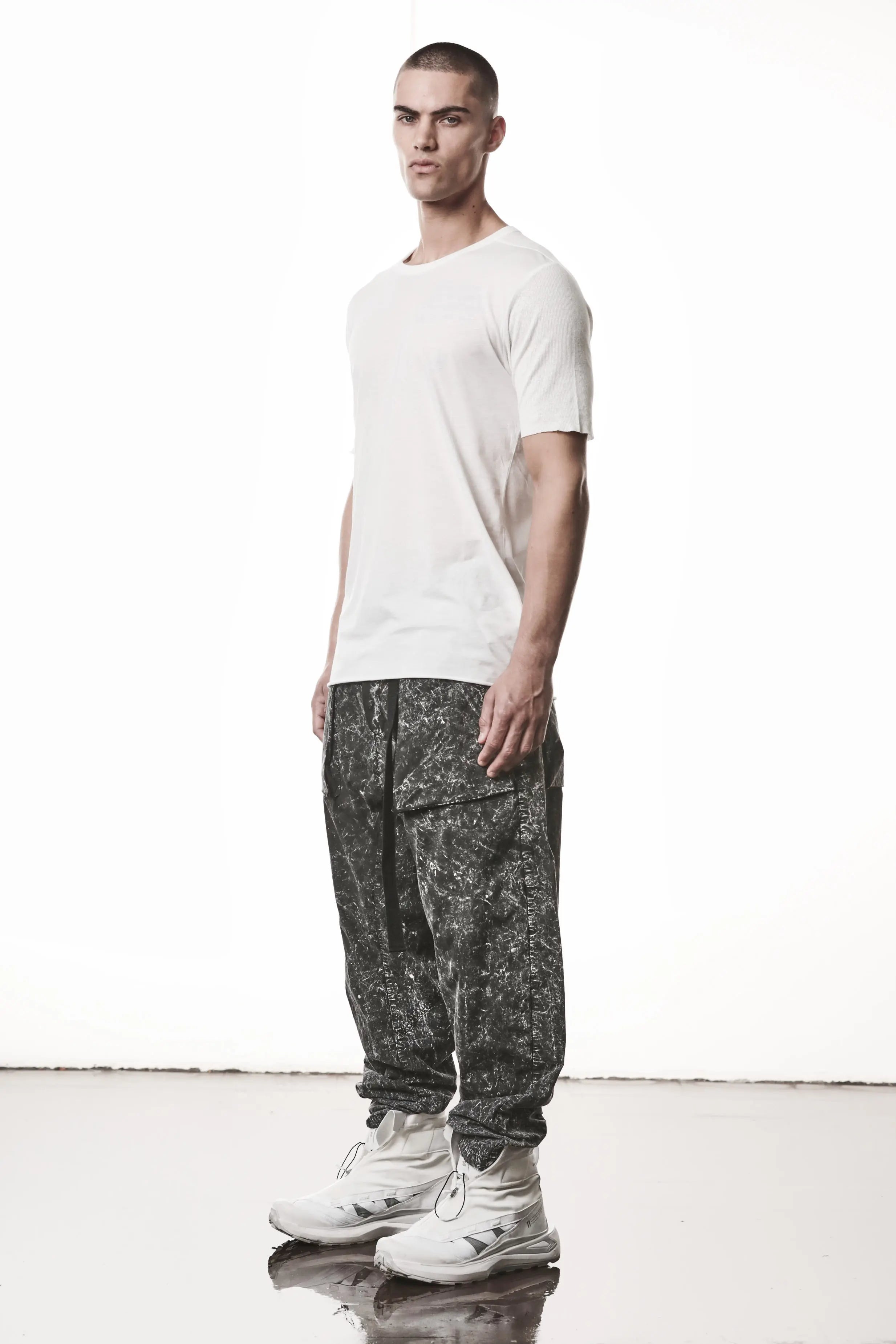 Thom Krom T-Shirt , Mens T-Shirt , Off White Cotton , Raw Cut Hem , Raw Cut  Sleeves ,  Linen Rib Jersey , Round Crewneck , Slim Fit , Standart Length,  Side Angle Photo
