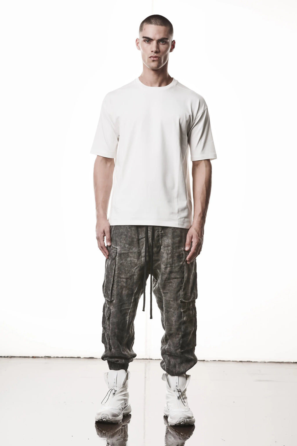 Thom Krom T-Shirt,Mens T-Shirt,Round Crewneck,Relaxed Fit,Soft Cotton Modal Jersey In Off White,Whole Body Photo