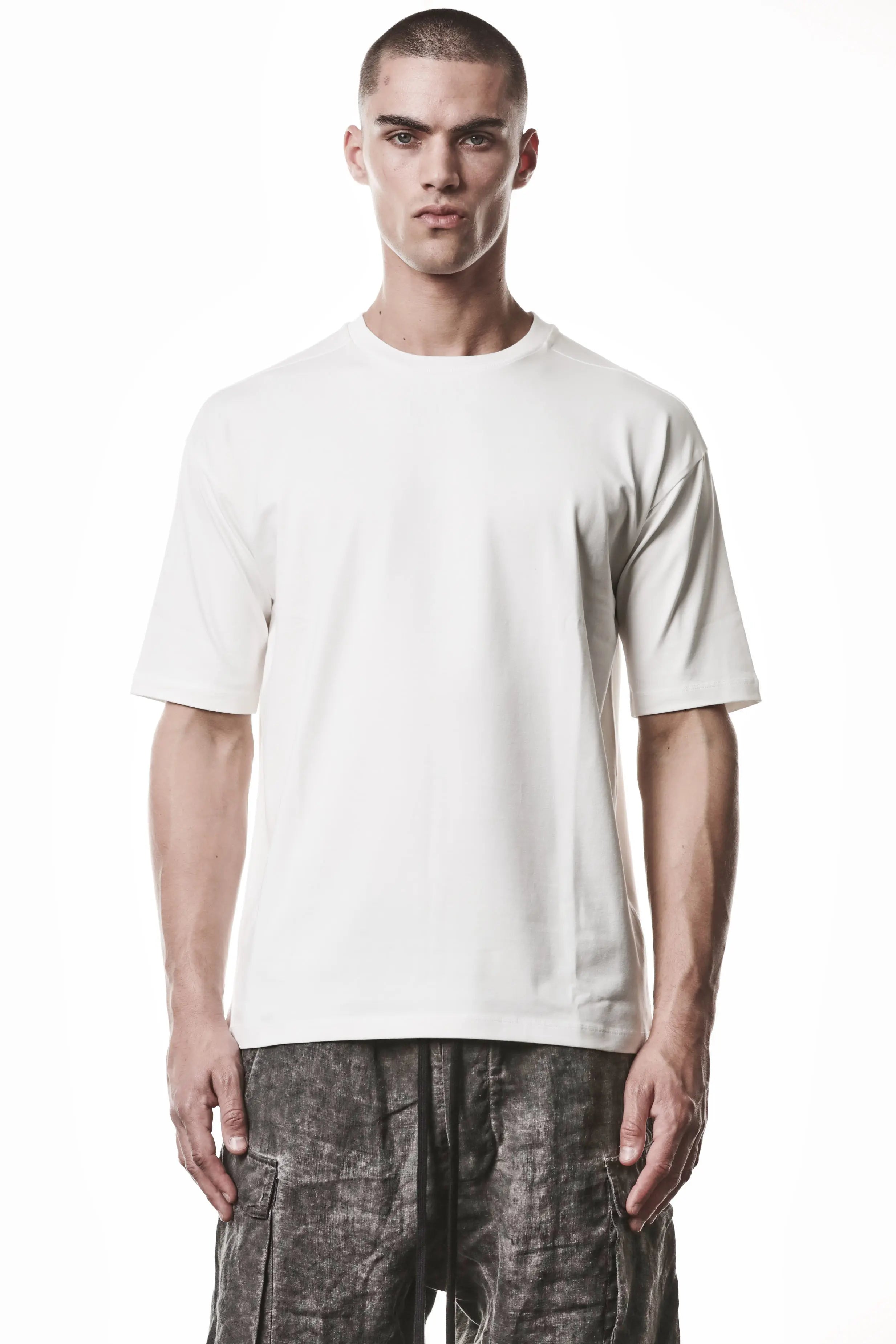 Thom Krom T-Shirt,Mens T-Shirt,Round Crewneck,Relaxed Fit,Soft Cotton Modal Jersey In Off White,Upper Body Photo Body Photo