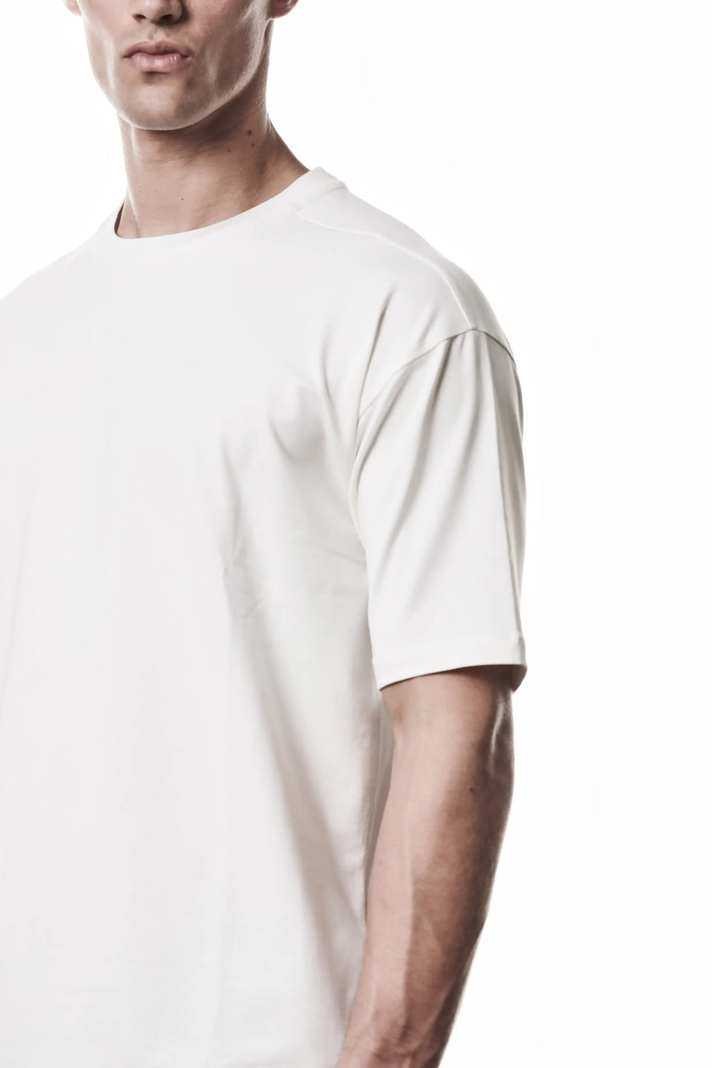 Thom Krom T-Shirt,Mens T-Shirt,Round Crewneck,Relaxed Fit,Soft Cotton Modal Jersey In Off White,Detailed Photo,Upper Body