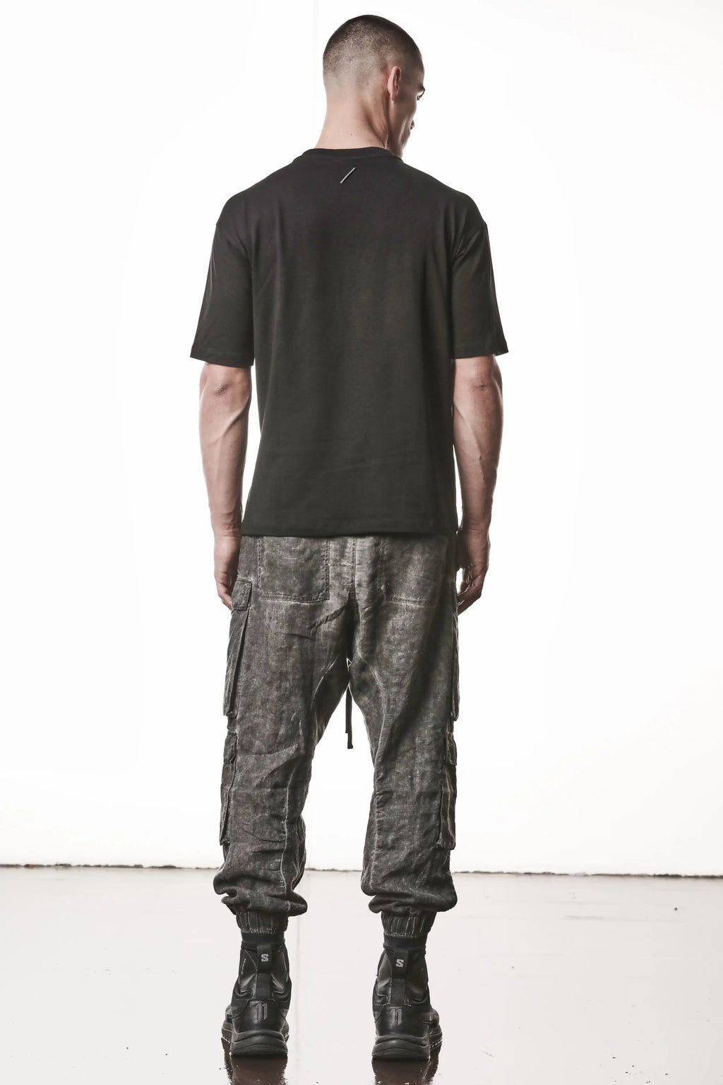 Thom Krom T-Shirt,Mens T-Shirt,Round Crewneck,Relaxed Fit,Logo Embroidery On The Back,Soft Cotton Modal Jersey,Backside Whole Body Photo