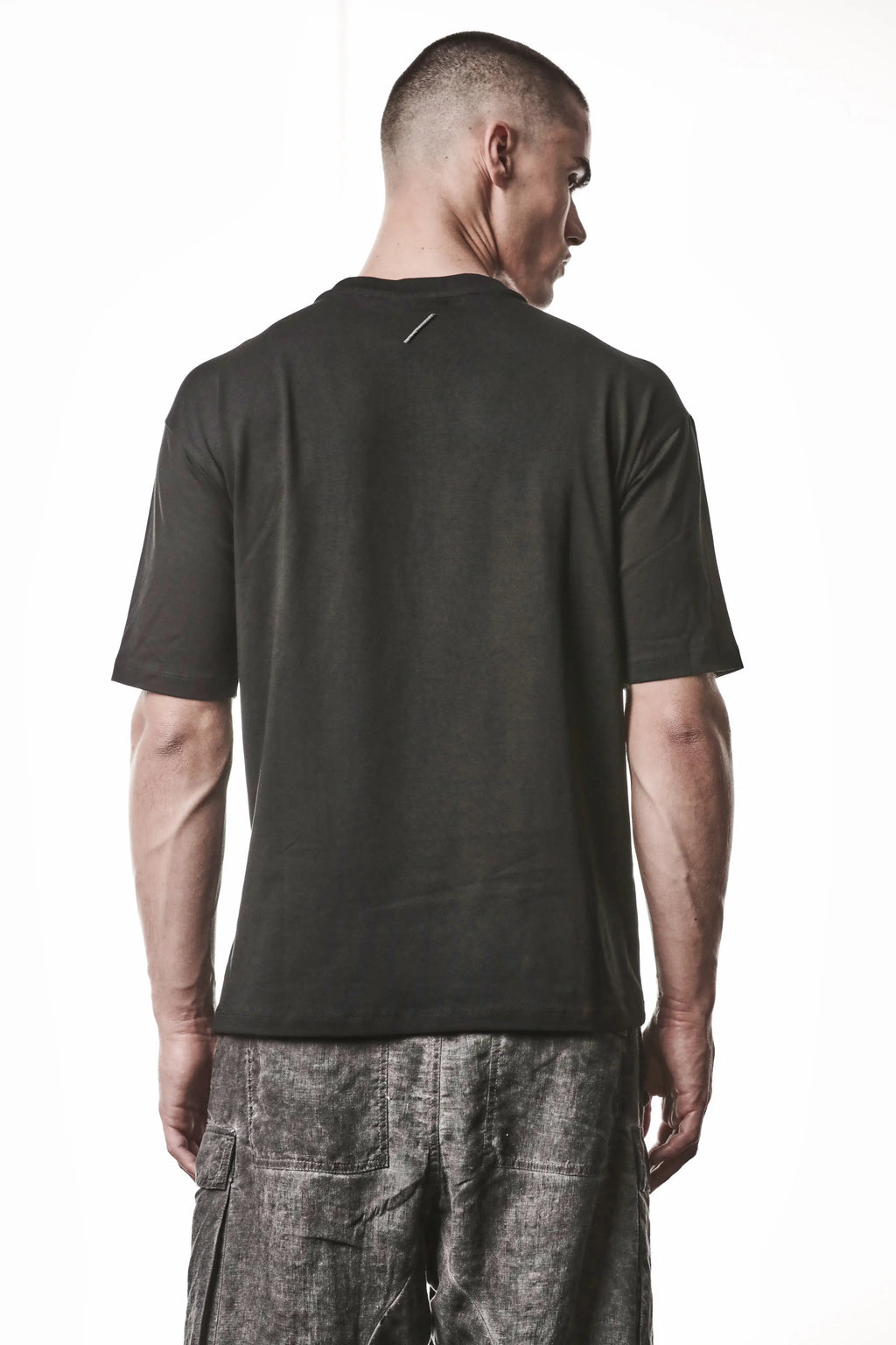 Thom Krom T-Shirt,Mens T-Shirt,Round Crewneck,Relaxed Fit,Logo Embroidery On The Back,Soft Cotton Modal Jersey,Backside Upper Body Photo