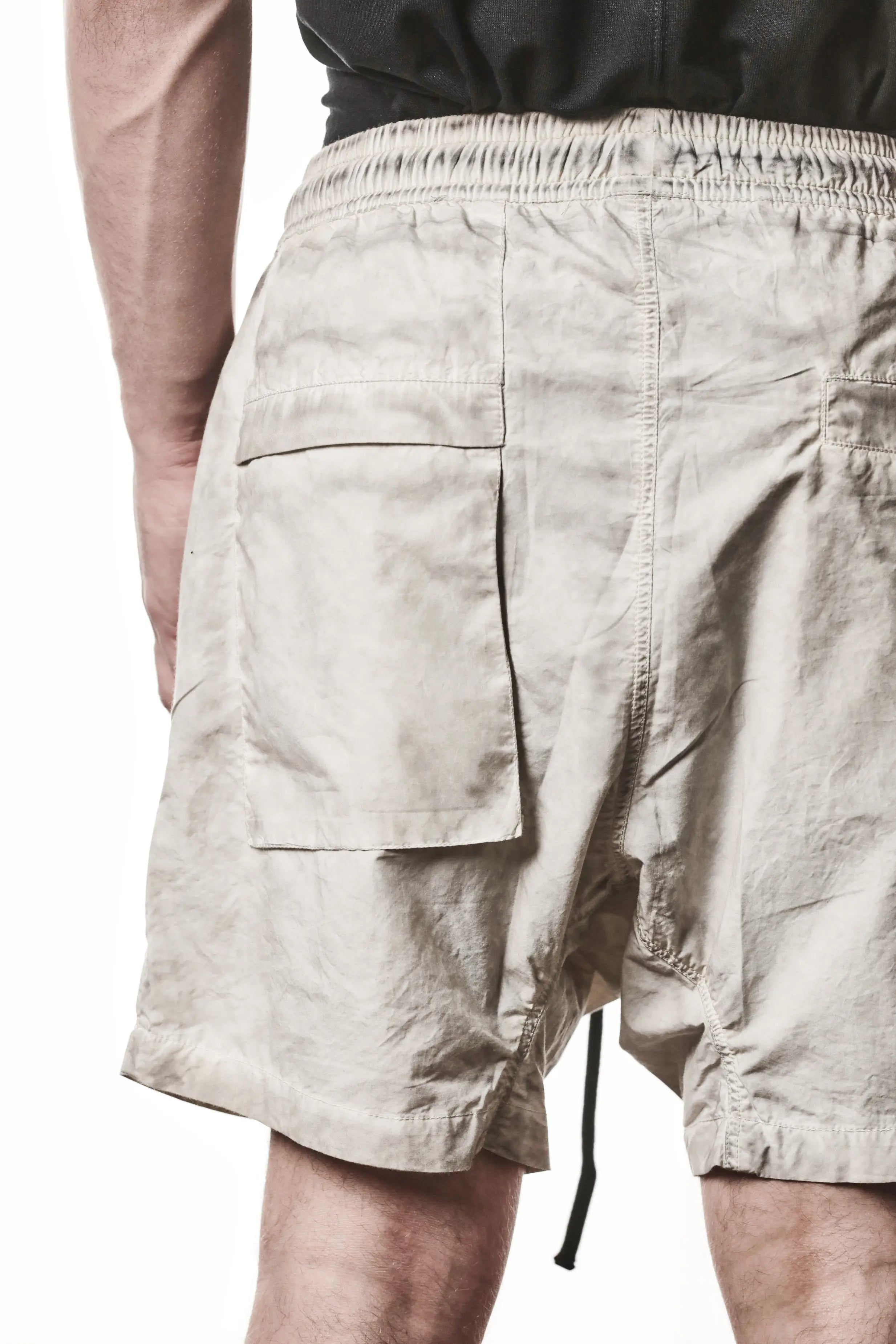 Thom Krom, Mens Shorts, Vegetal Stone, Beige, Elasticated Waistband, Drawsting, Funtional Front and Side Pockets, YKK Zipper, Zip Fly, Wide-fit, Above the Knee, Back Pockets Showcase. 