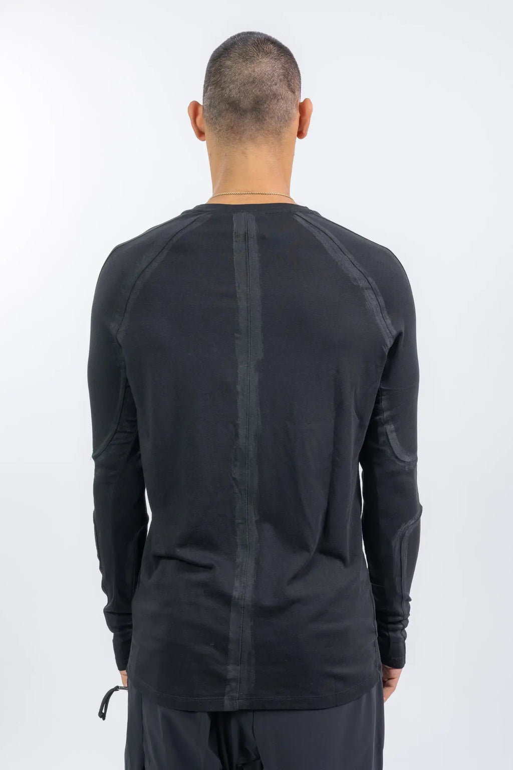 Thom Krom,Mens Longsleeve,Black,Handpainted,Regular Fit,Ribbed Round Crewneck,Long Ranglan Sleeves,Tonal Handpainted Details On Shoulders Back And Sleeves,Straight Hem,Distinctive Long Center Seam Running Down The Back, Back View.