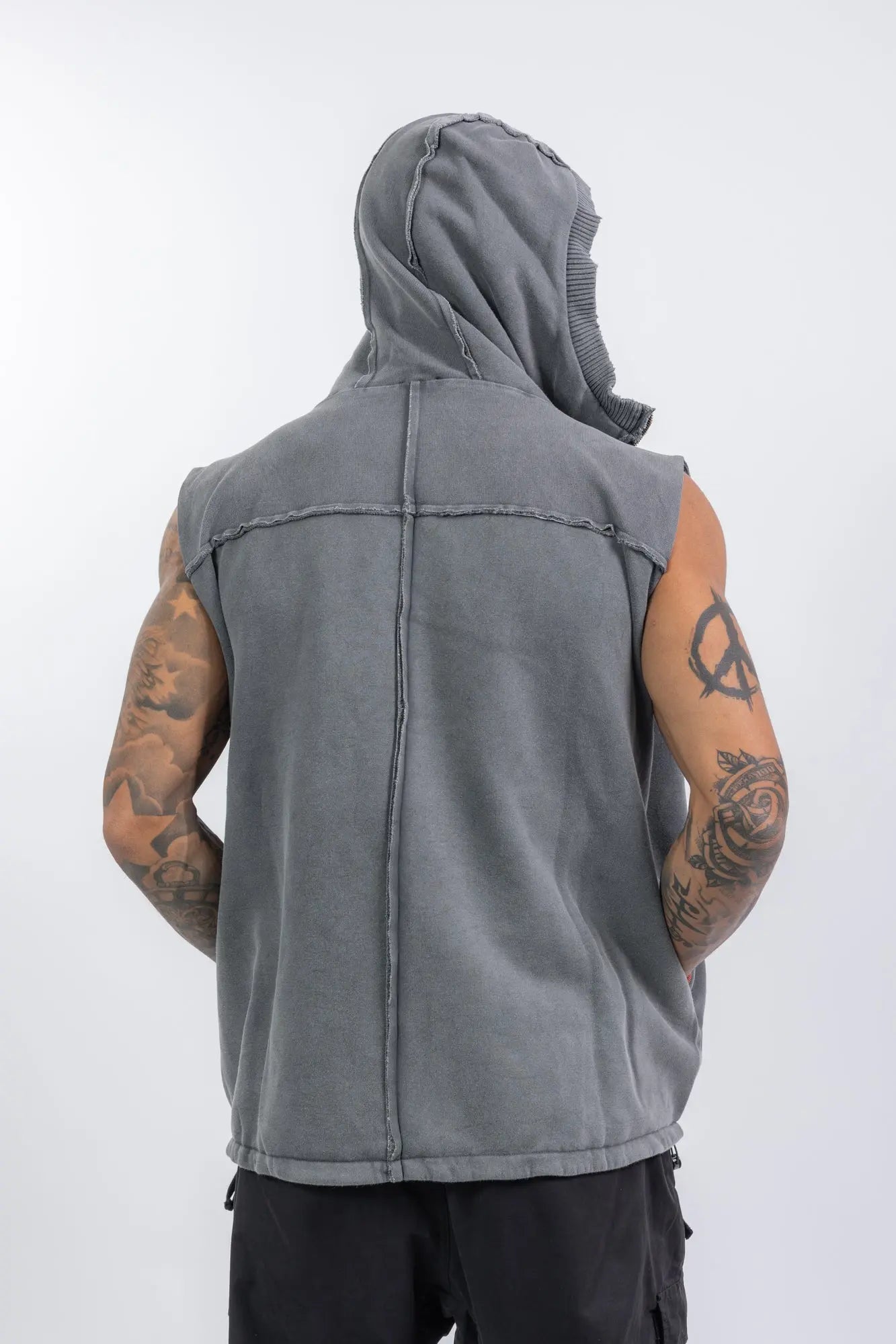 Thom Krom Vest,Mens Vest,Hooded Vest,Rib Detail On The Hood,2-Way Zip Closure With Logo,High Neck With Hood,Inner Lining In Light Jersey Fabric,Adjustable Hem With Inner Elastic Drawstring,  Turned Seams On The Hood On The Shoulders And Back,Side Seam Pockets,Lined 
Hood With Rib-Knit Hood Trim With Destroyed Details, Back View With Hood.
