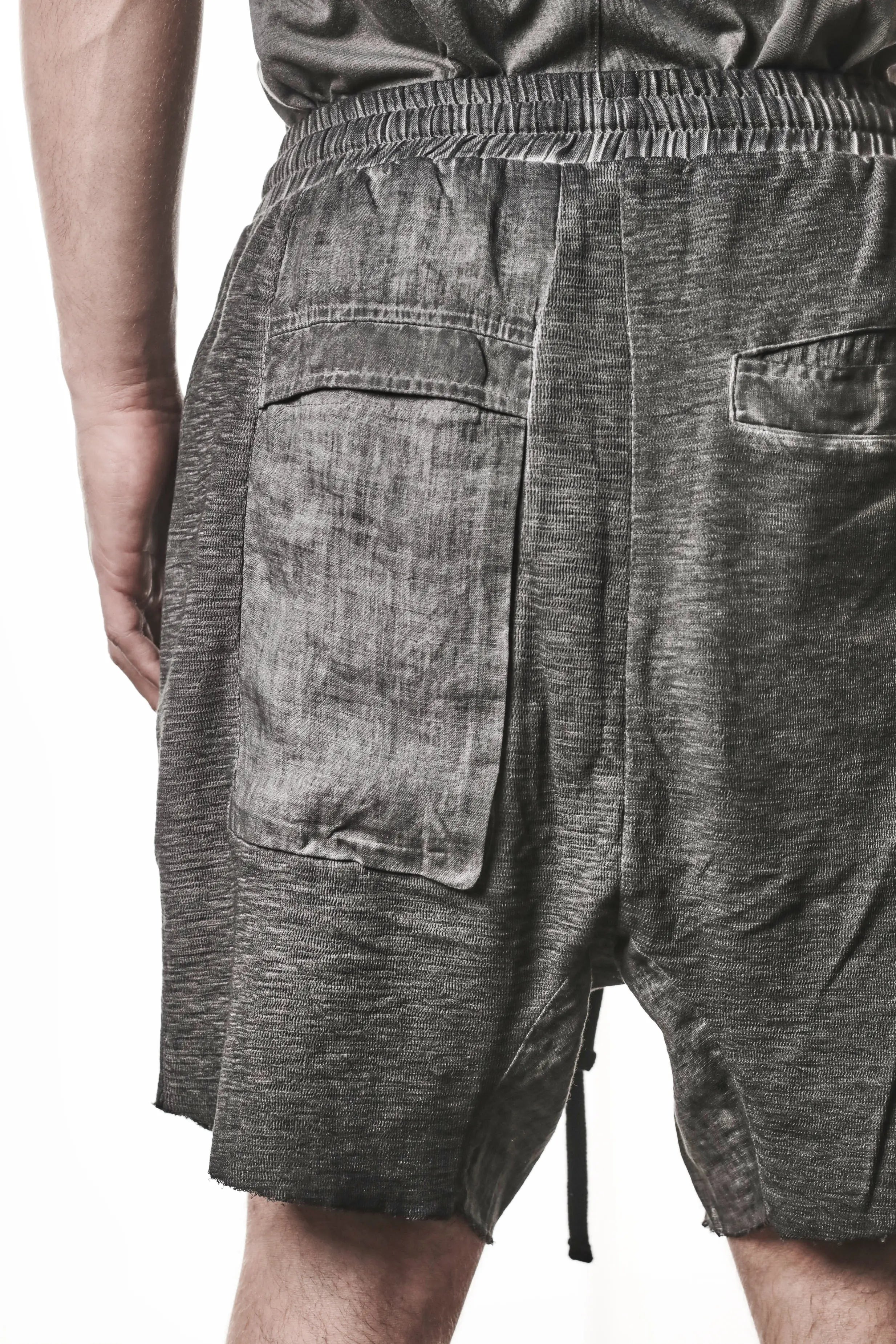 Thom Krom Shorts,Mens Shorts,Drop Crotch,Elasticated Waistband With Drawstrings,Regular Straight Fit,Raw Cut Hem Detailing,Lenght Above The Knee,Woven Linen Insert in Crotch,Bellow And Welt Pocket Construction,Cargo Pocket Patched With Woven Linen Panels,Backside Detailed Photo