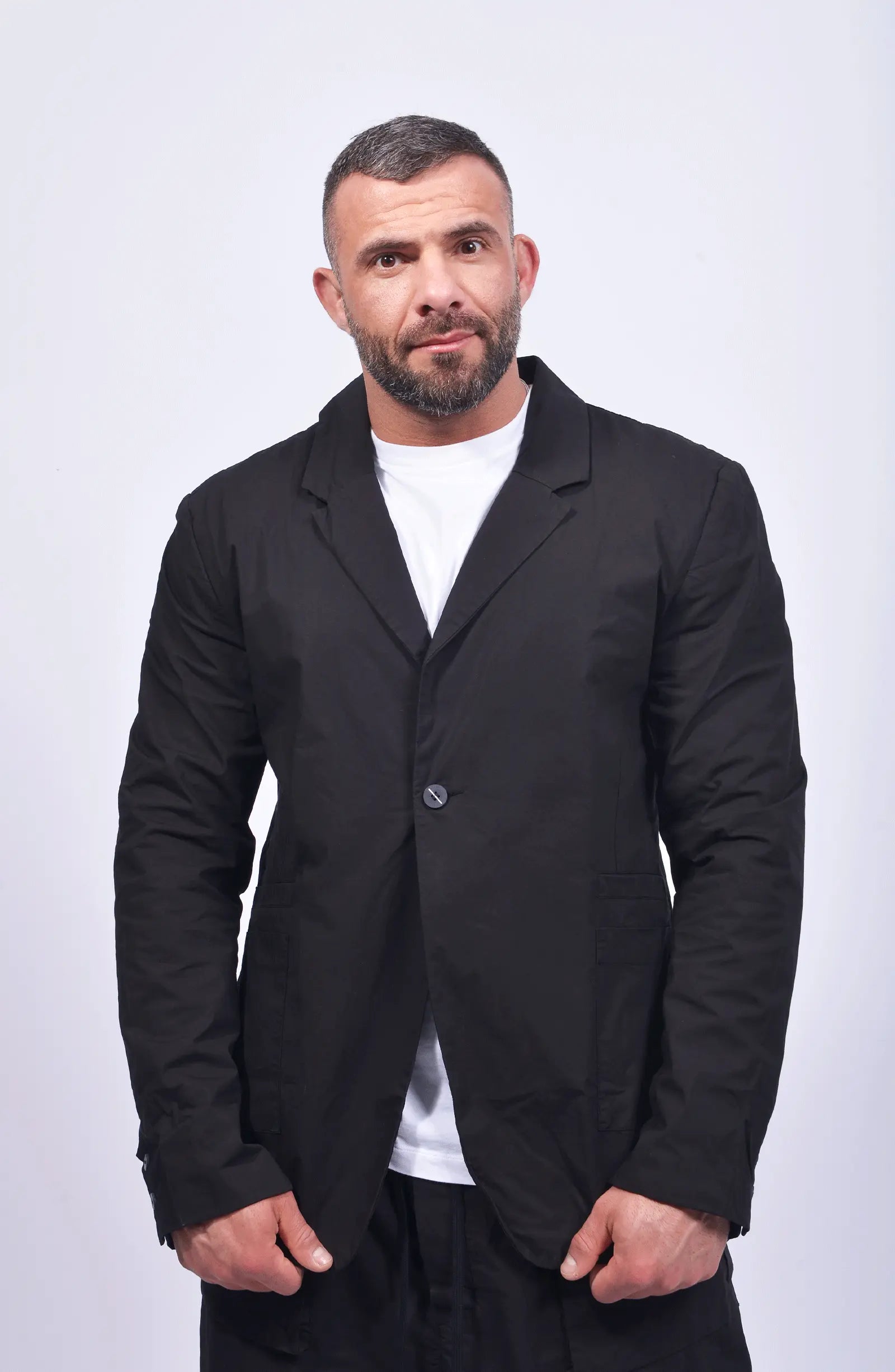 Thom Krom, Mens Blazer, Black, Collar, V-Neck, One-Button, Long Sleeves, White T-Shirt, Mid Length, Stretch Cotton, Washed/Crashed Quality, Patched Pockets, Front Portrait. 