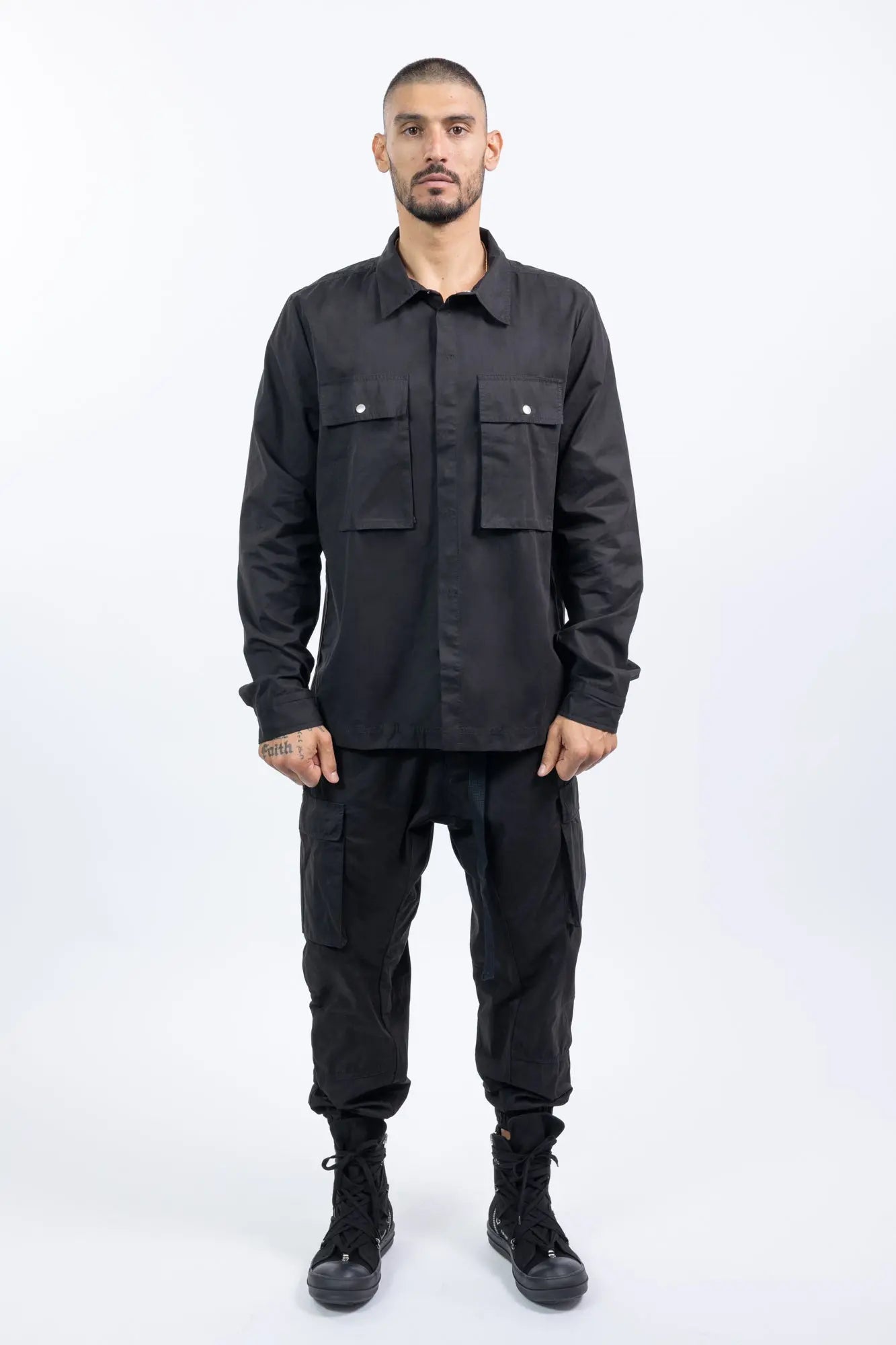 Thom Krom,Mens Cargo Trousers,Black,Elasticated Cuffs,Integrated Cinch Belt,Cargo Pockets On The Sides,Zippered Front Pockets,Full Body