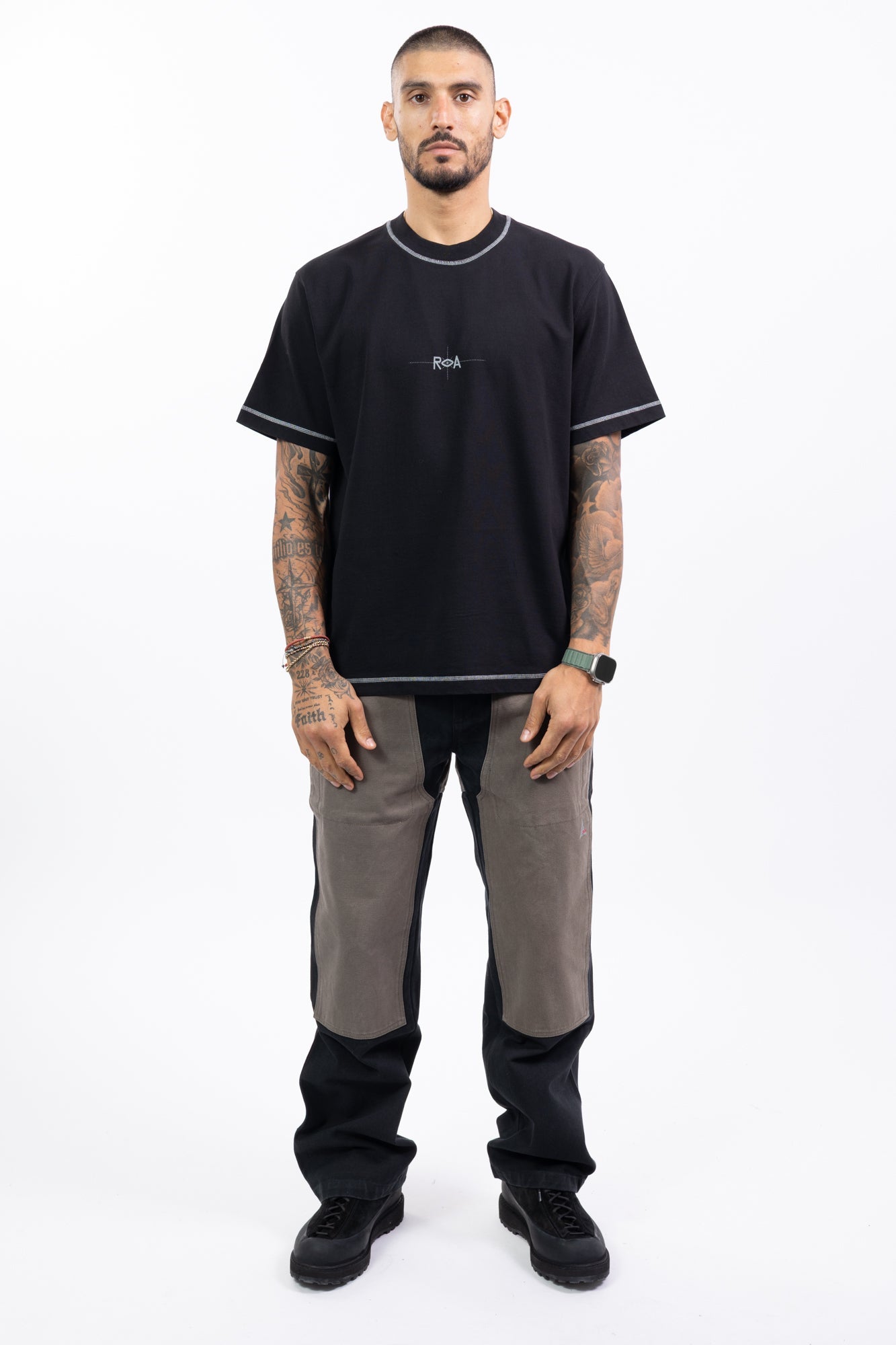 Roa Hiking - Graphic T-Shirt