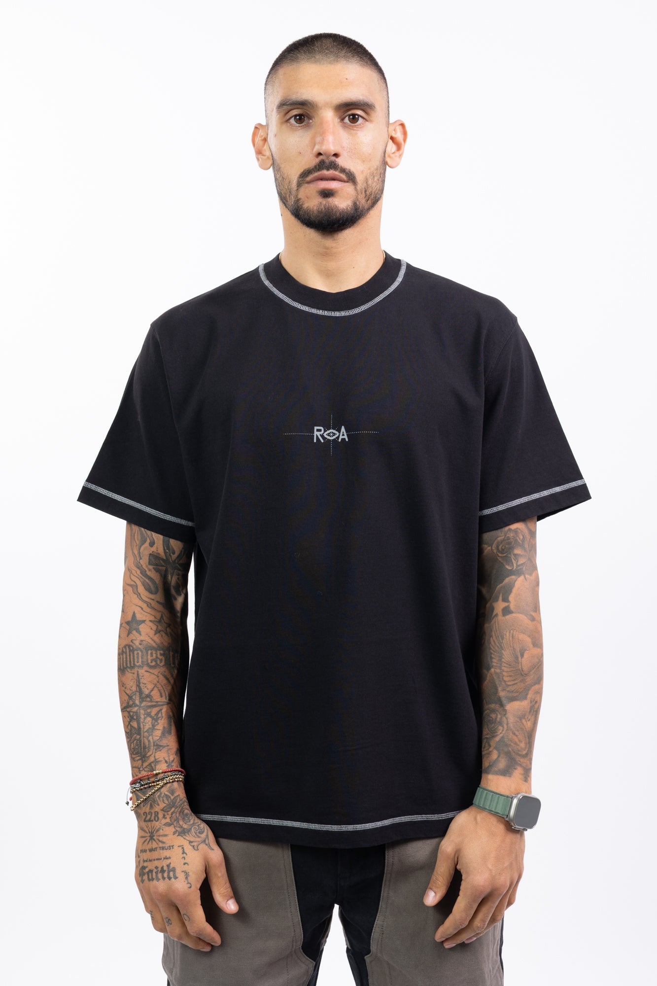 Roa Hiking - Graphic T-Shirt