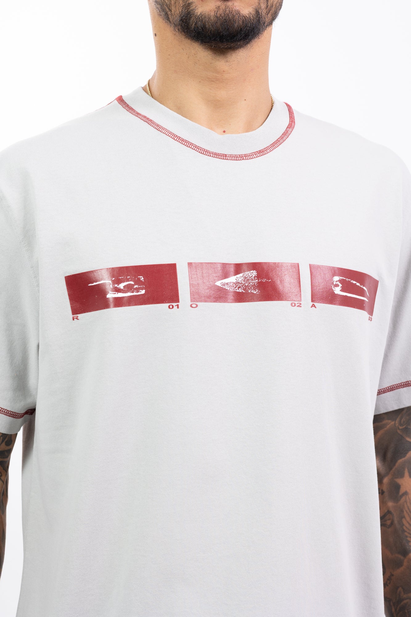 Roa Hiking - Graphic T-Shirt